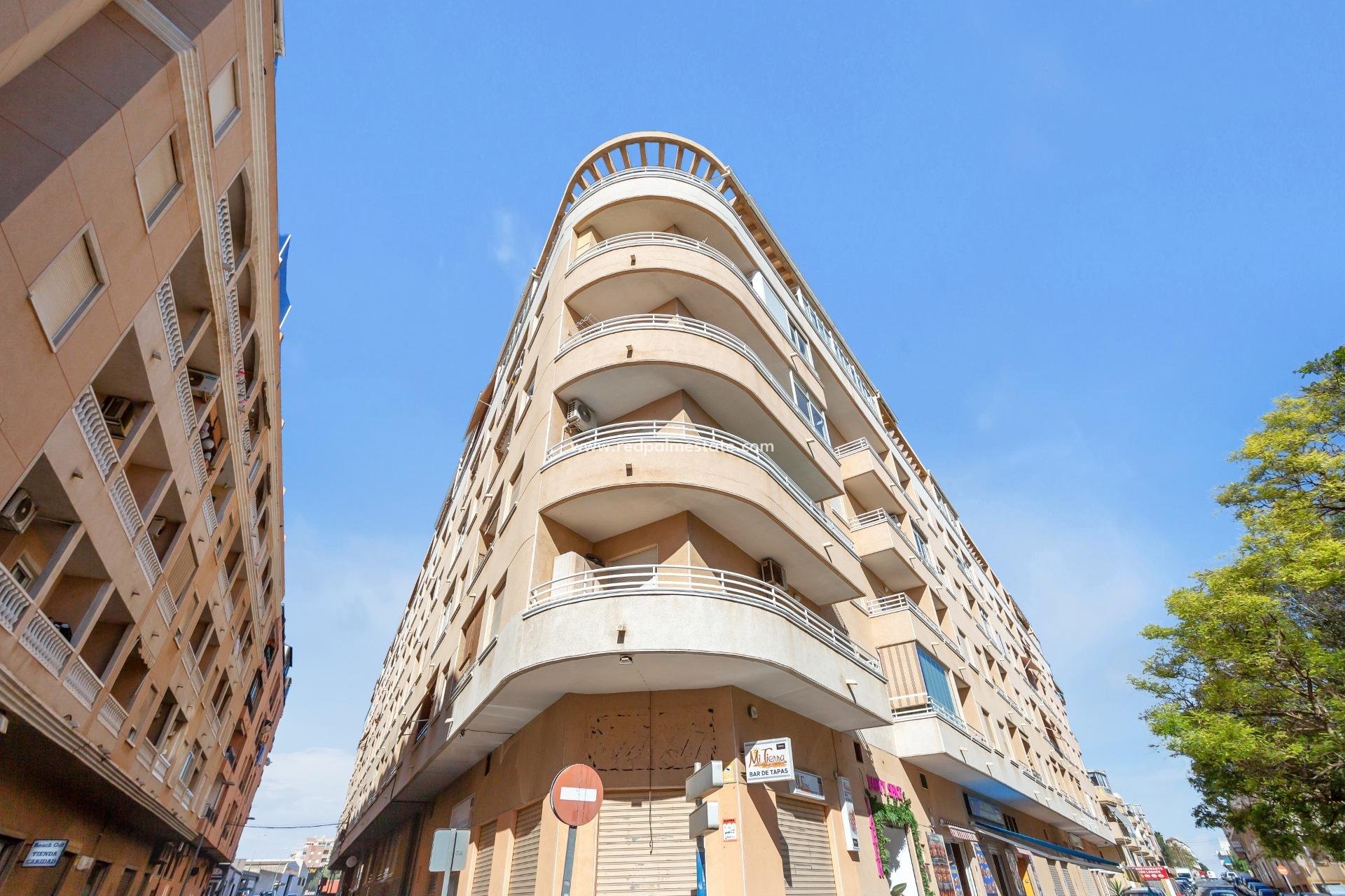 Resale - Apartments -
Torrevieja - Centro