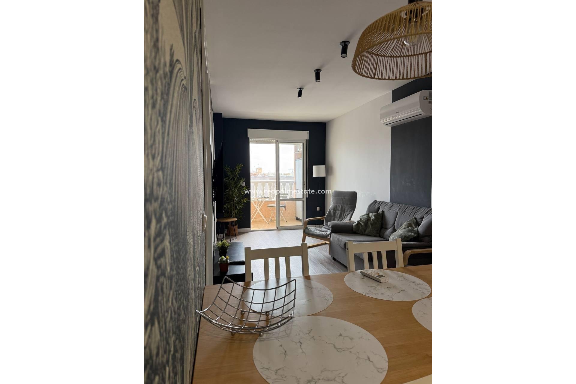 Resale - Apartments -
Torrevieja - Centro