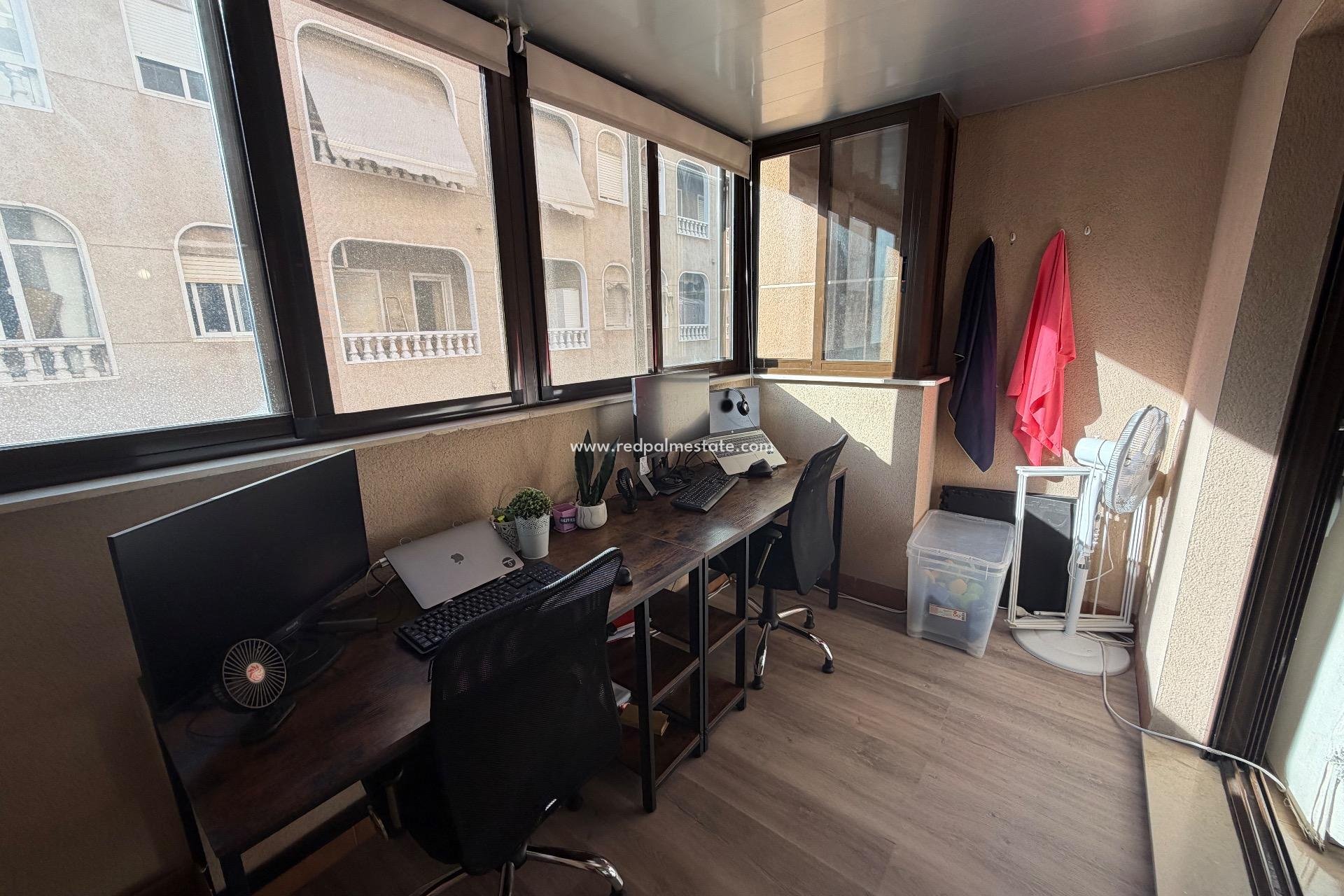 Resale - Apartments -
Torrevieja - Centro