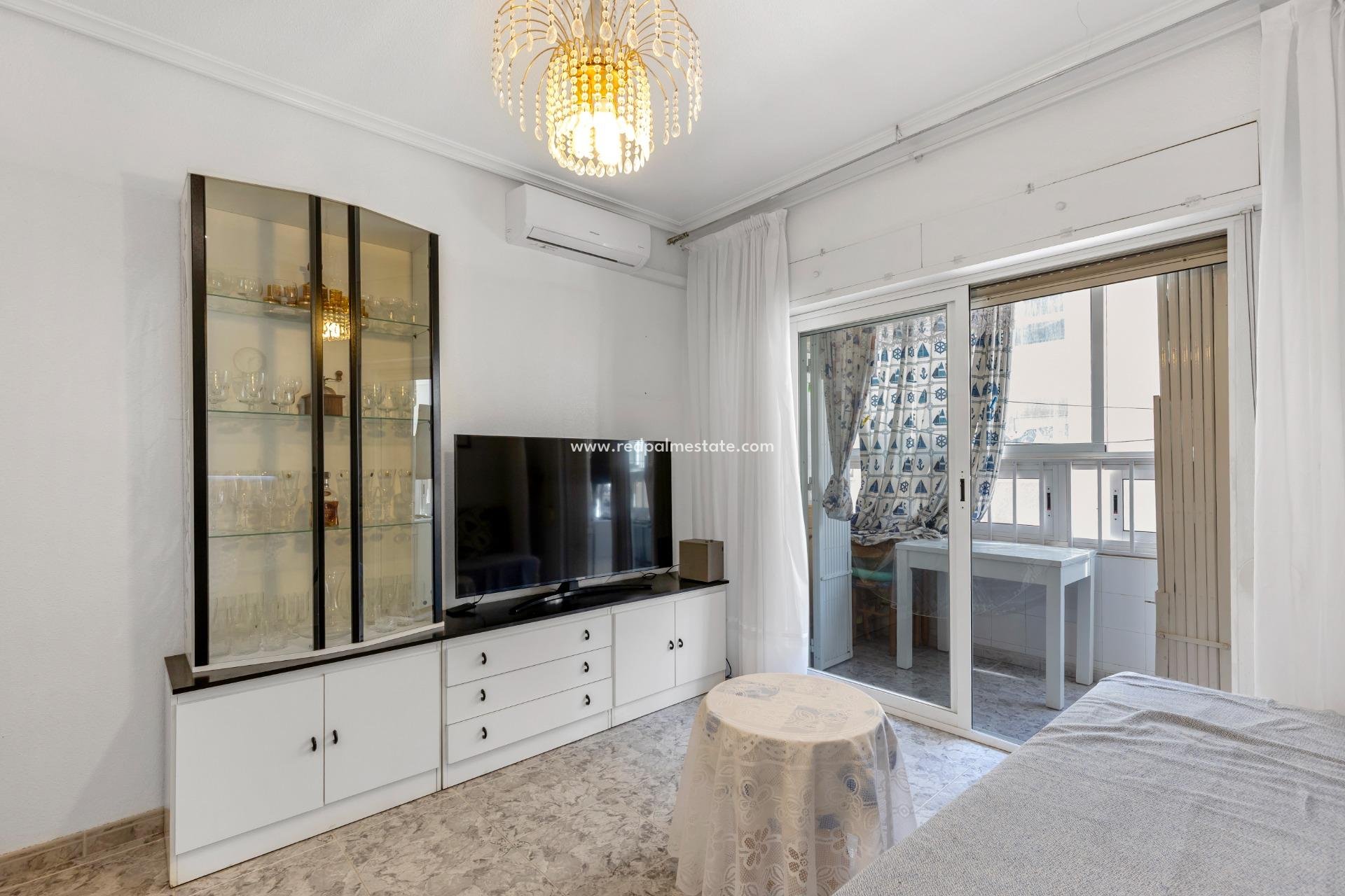 Resale - Apartments -
Torrevieja - Centro