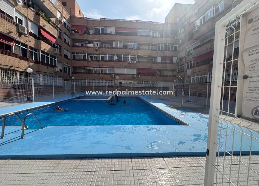 Resale - Apartments -
Torrevieja - Centro