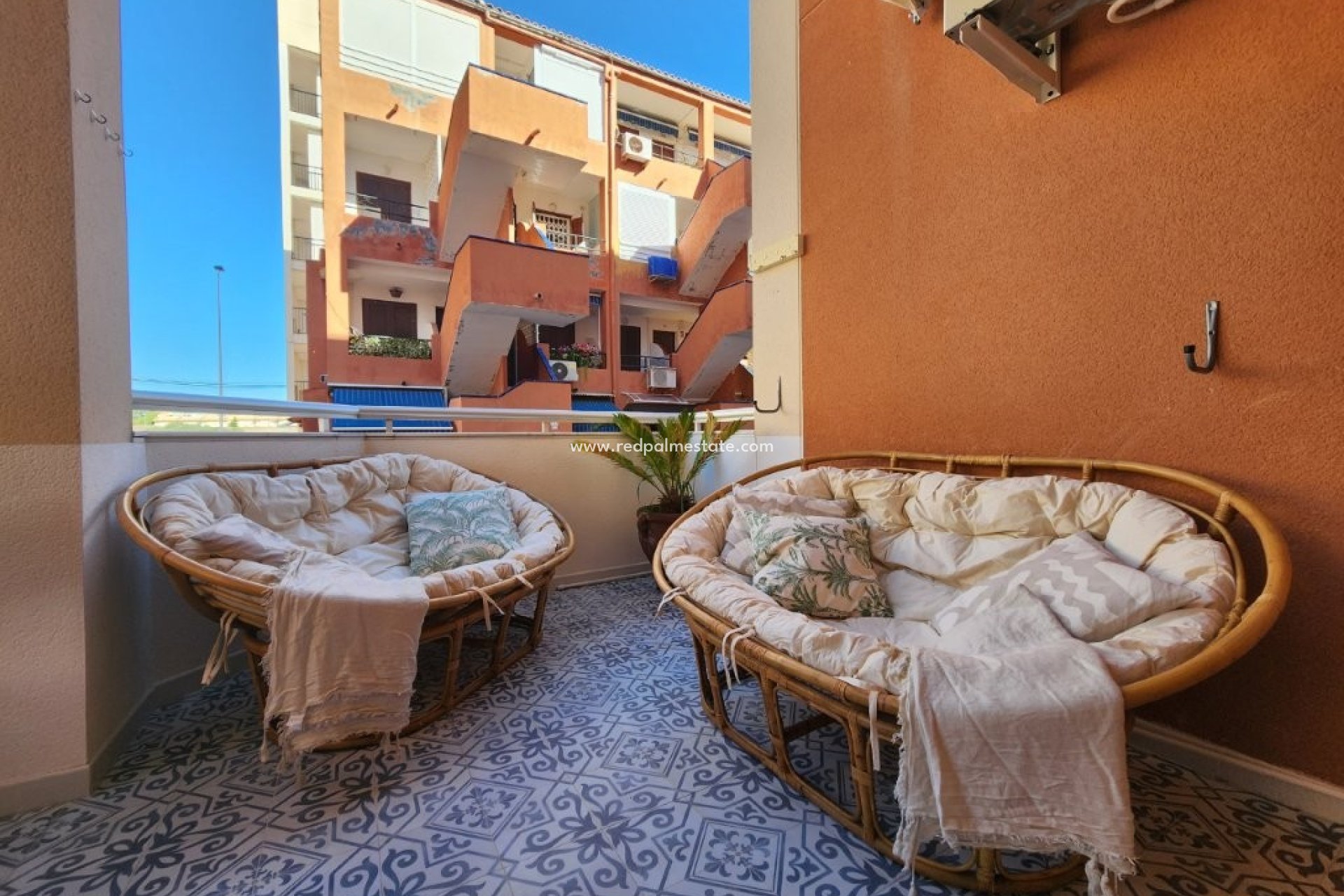 Resale - Apartments -
Torrevieja - Costa Blanca