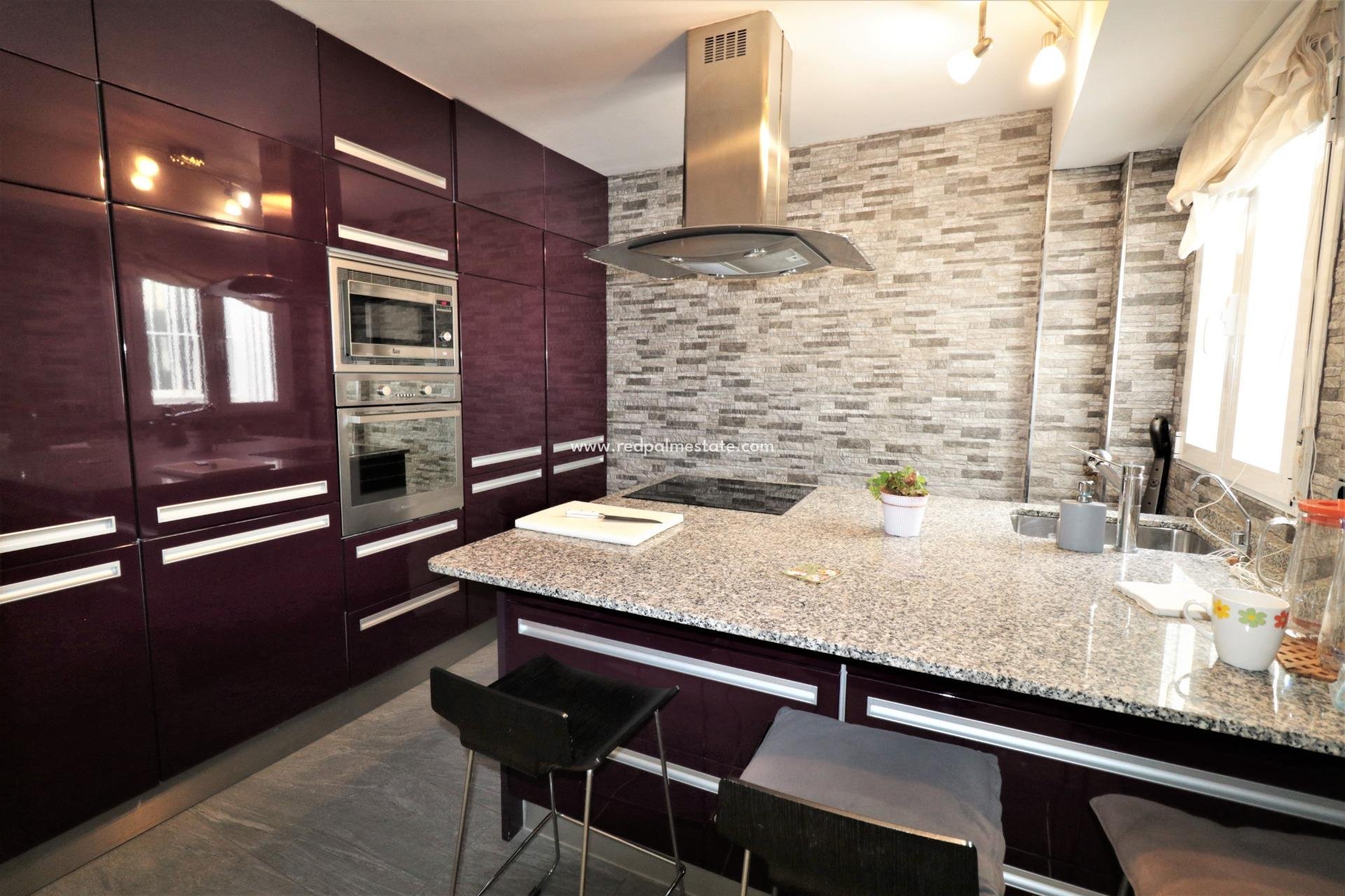 Resale - Apartments -
Torrevieja - El Acequión - Los Náufragos