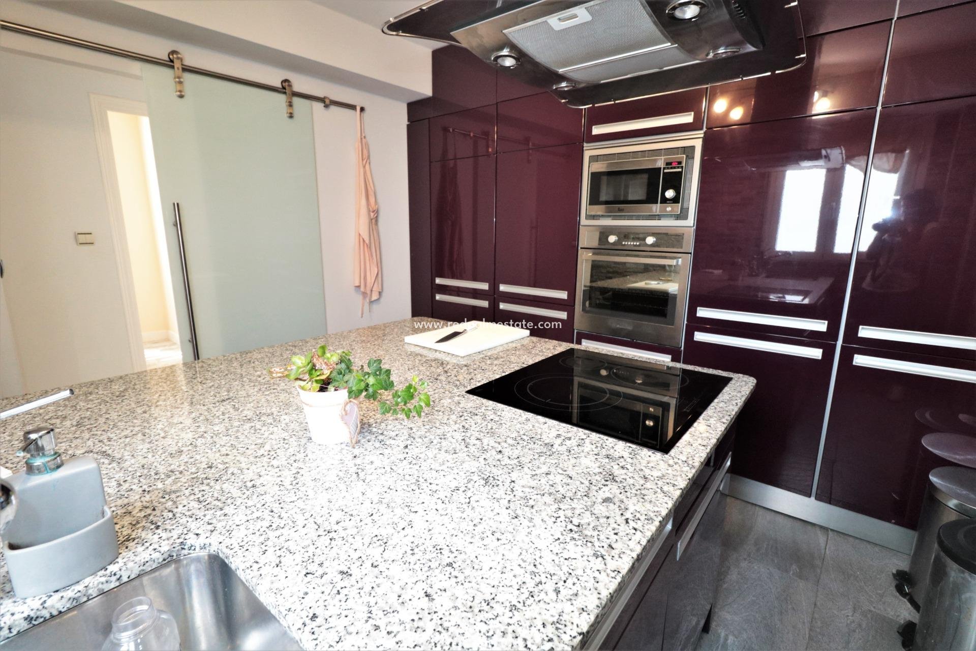 Resale - Apartments -
Torrevieja - El Acequión - Los Náufragos