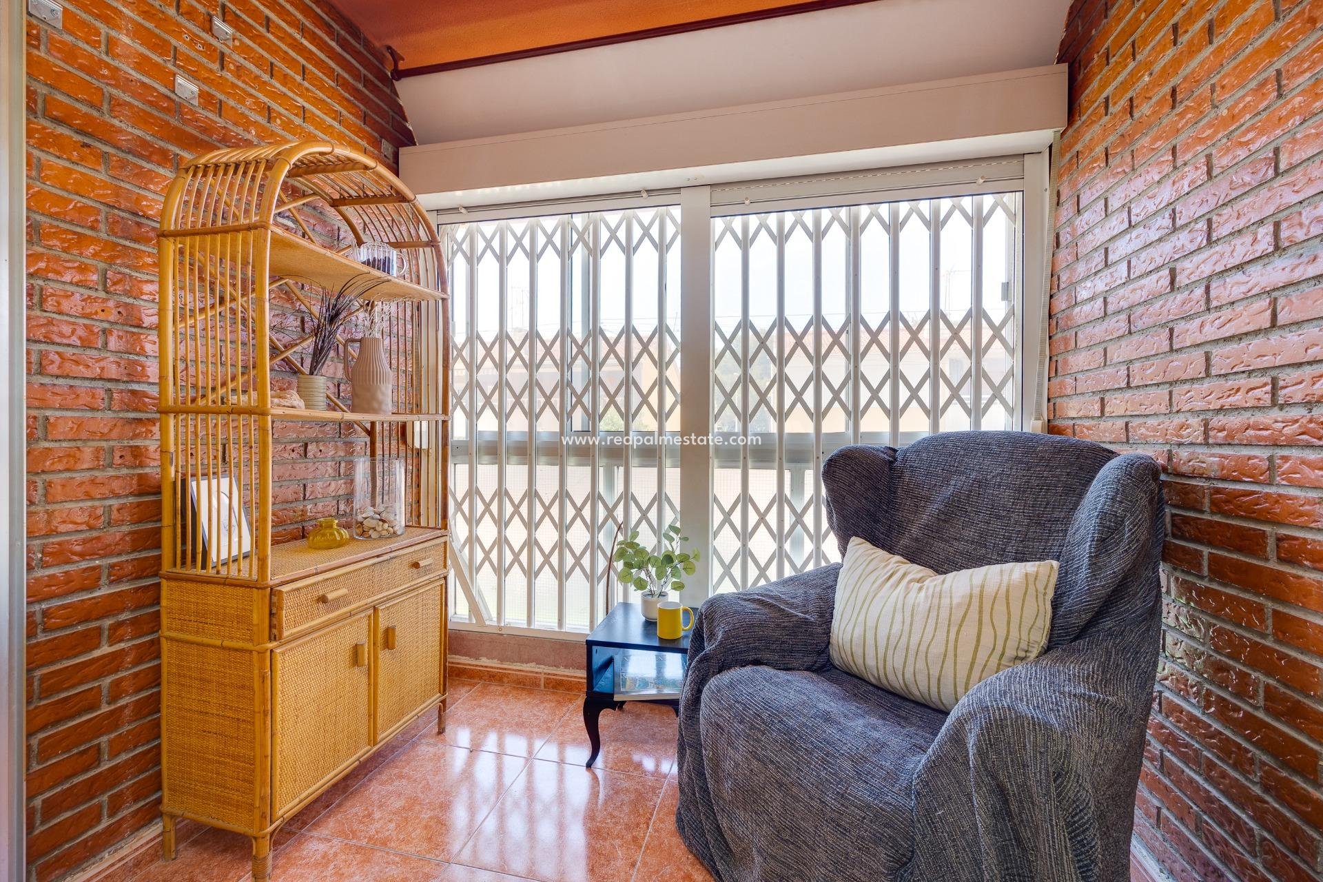 Resale - Apartments -
Torrevieja - El Acequión - Los Náufragos