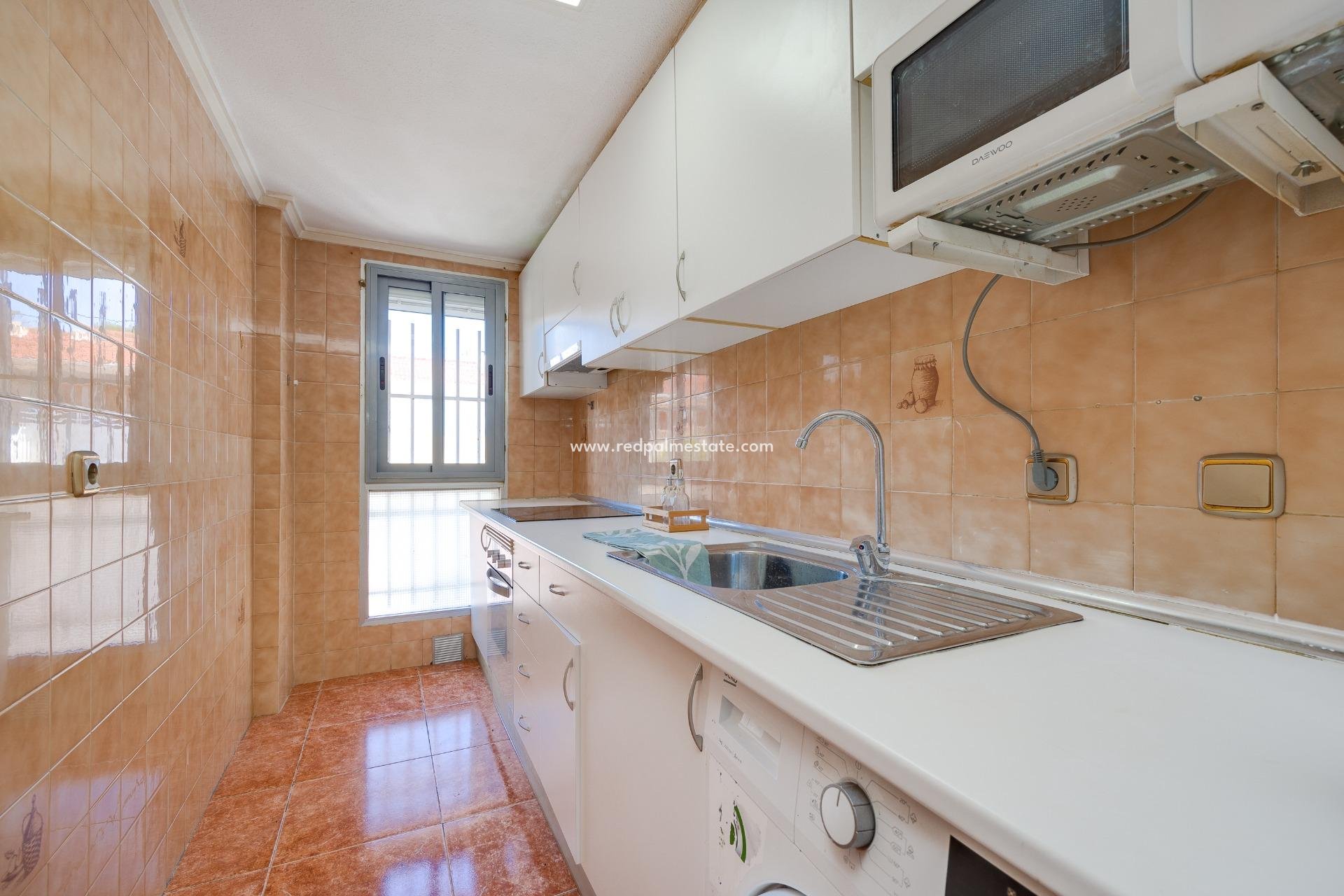 Resale - Apartments -
Torrevieja - El Acequión - Los Náufragos