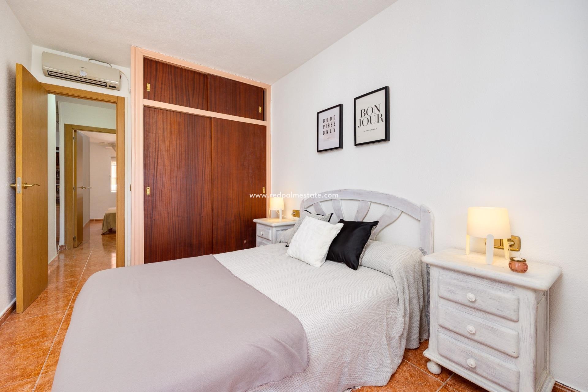 Resale - Apartments -
Torrevieja - El Acequión - Los Náufragos