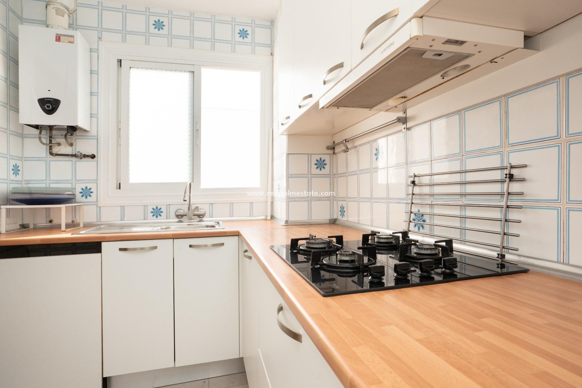 Resale - Apartments -
Torrevieja - El Acequión - Los Náufragos