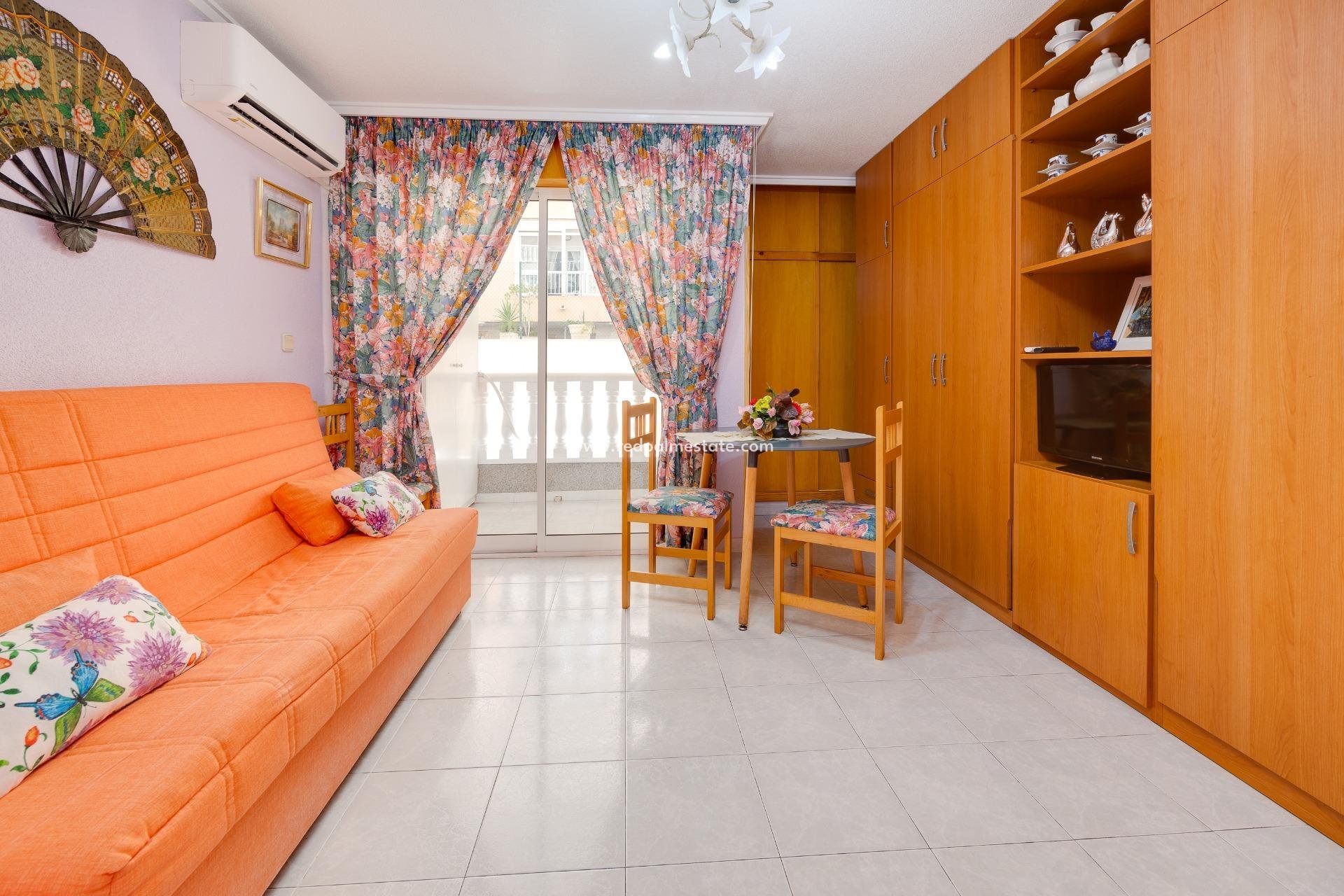 Resale - Apartments -
Torrevieja - El Acequión - Los Náufragos