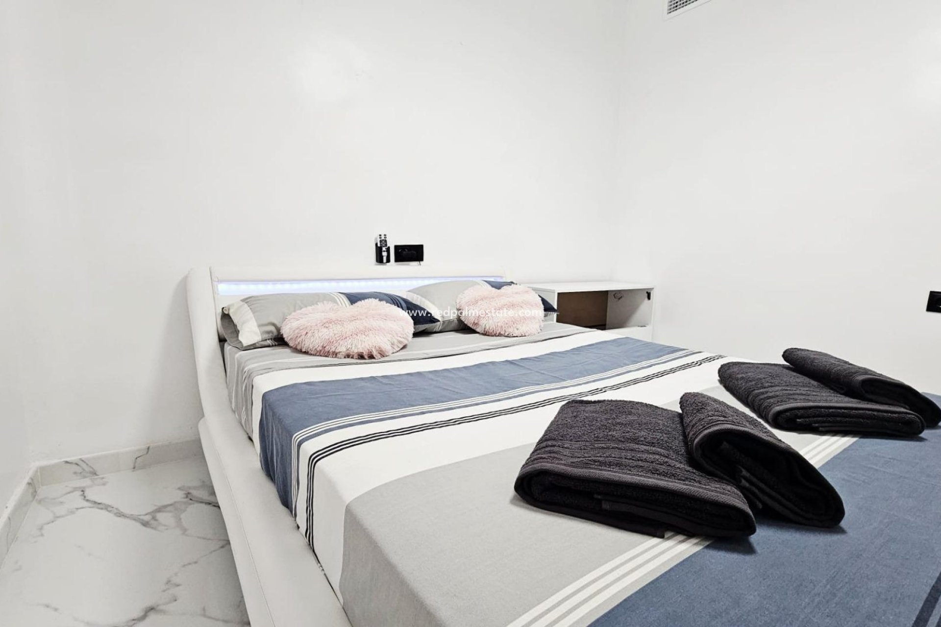 Resale - Apartments -
Torrevieja - El Acequión - Los Náufragos