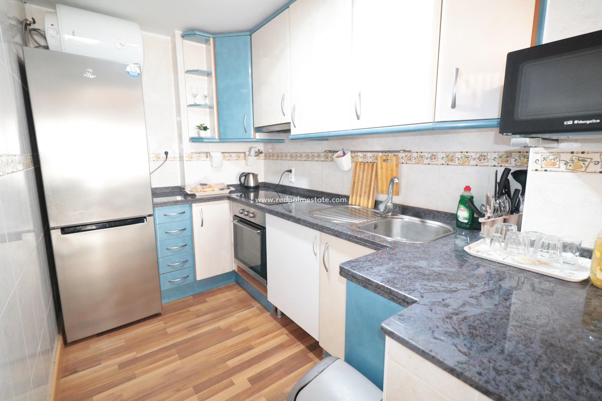 Resale - Apartments -
Torrevieja - El Acequión - Los Náufragos