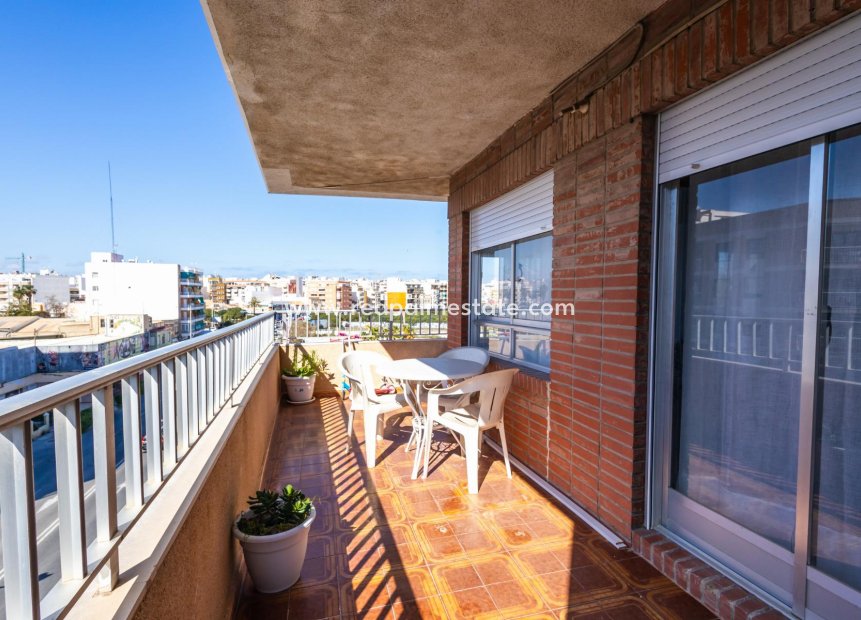 Resale - Apartments -
Torrevieja - El Acequión - Los Náufragos