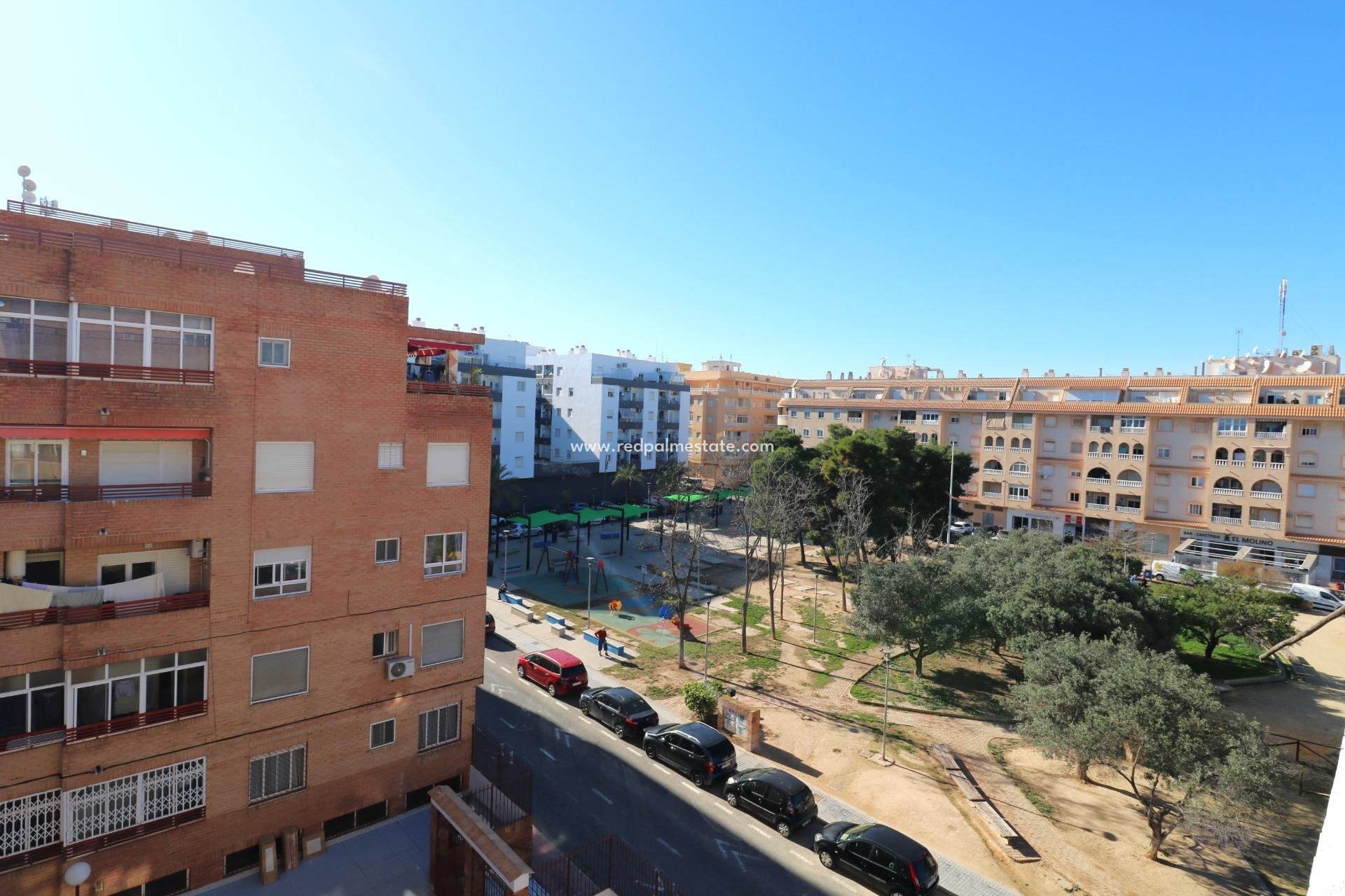 Resale - Apartments -
Torrevieja - El molino