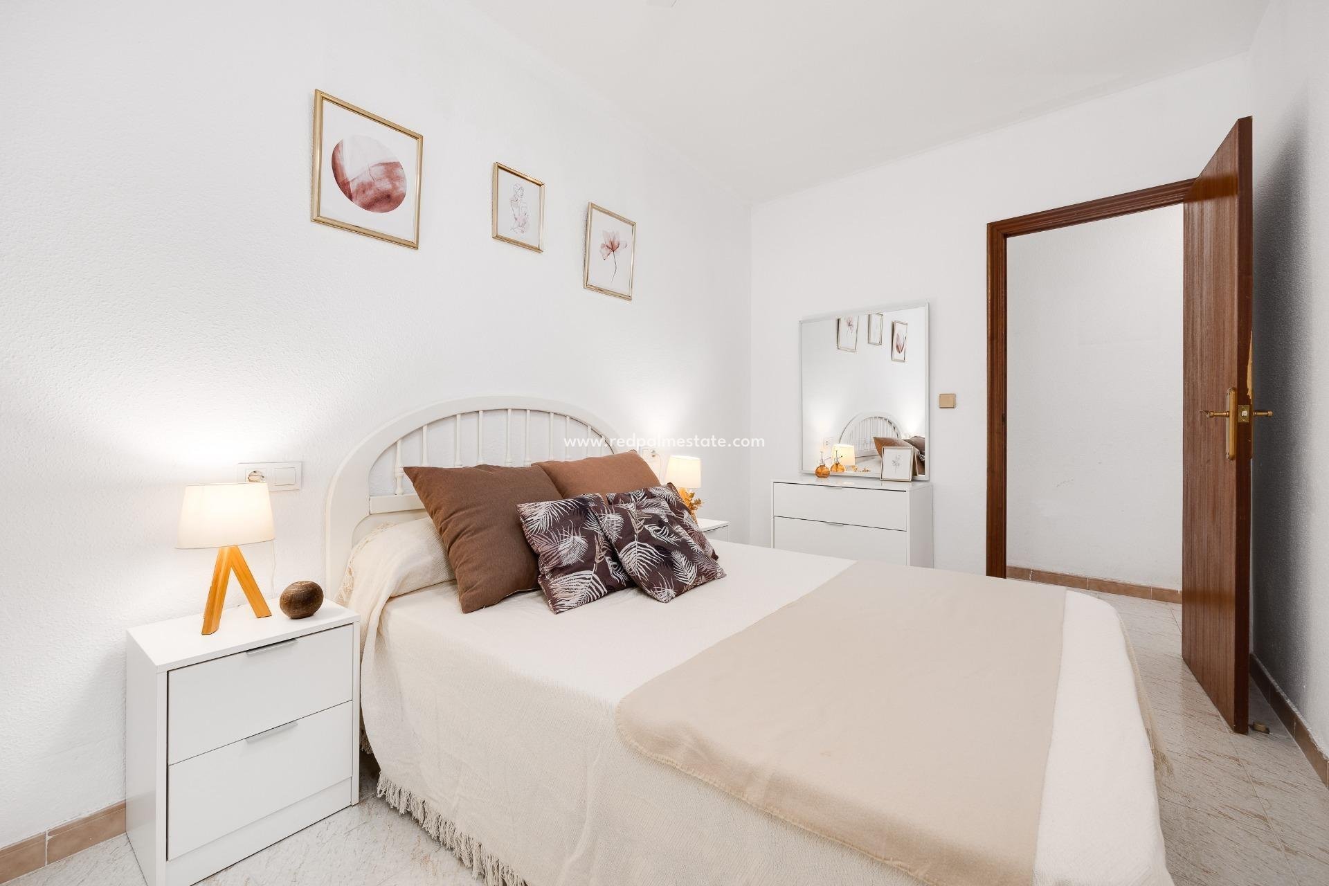 Resale - Apartments -
Torrevieja - Estacion de autobuses