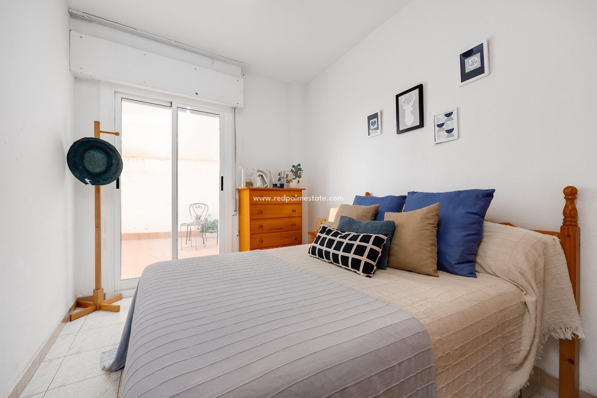 Resale - Apartments -
Torrevieja - Estacion de autobuses