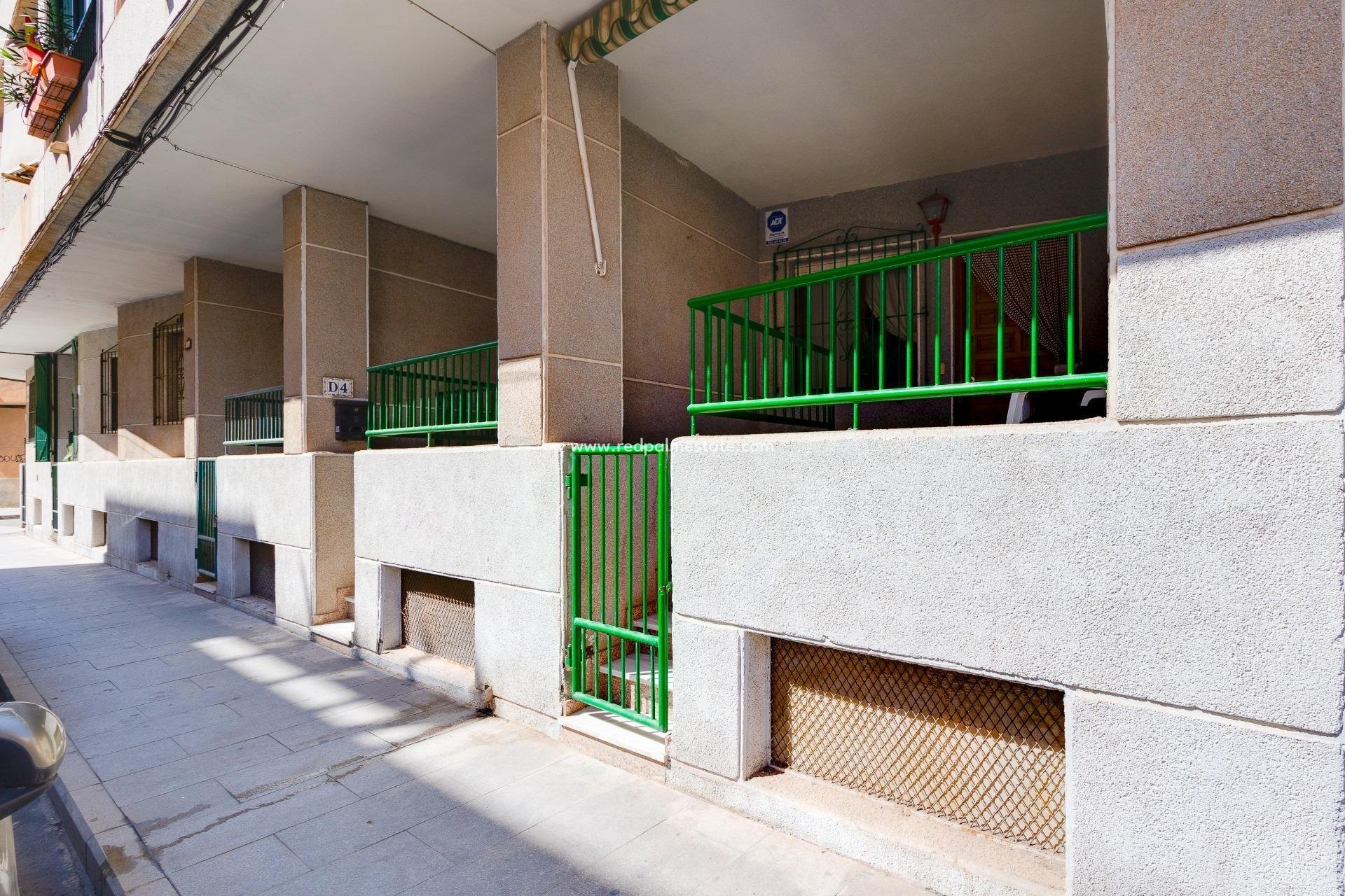 Resale - Apartments -
Torrevieja - Estacion de autobuses