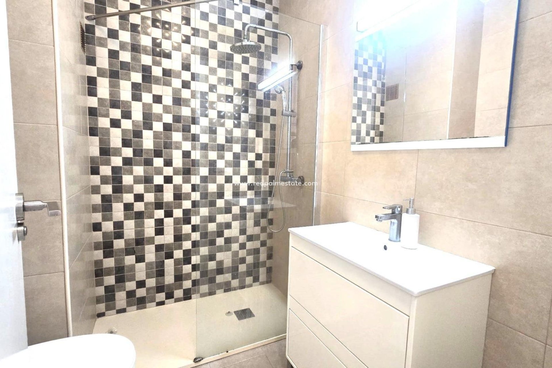 Resale - Apartments -
Torrevieja - Estacion de autobuses