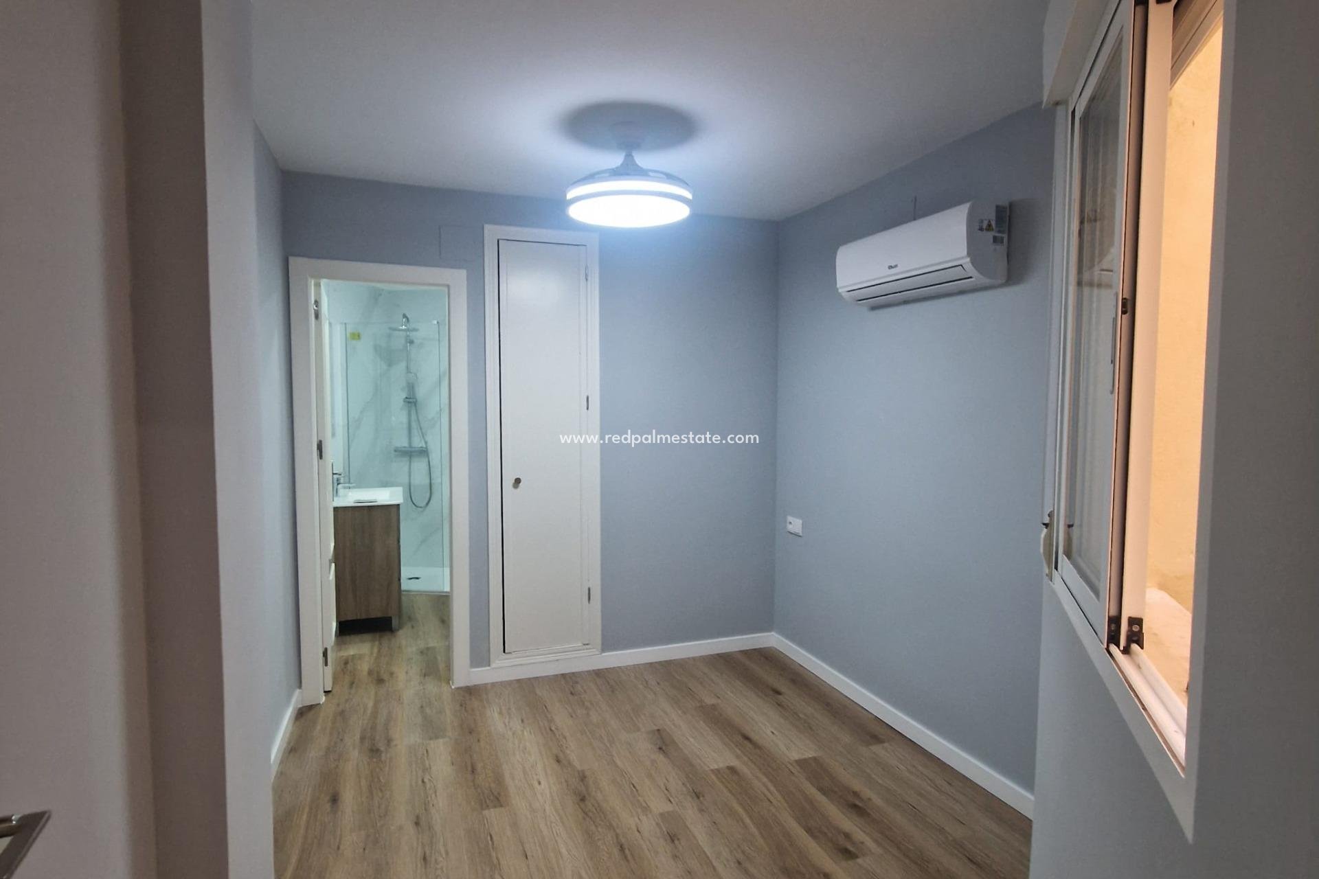 Resale - Apartments -
Torrevieja - La Mata