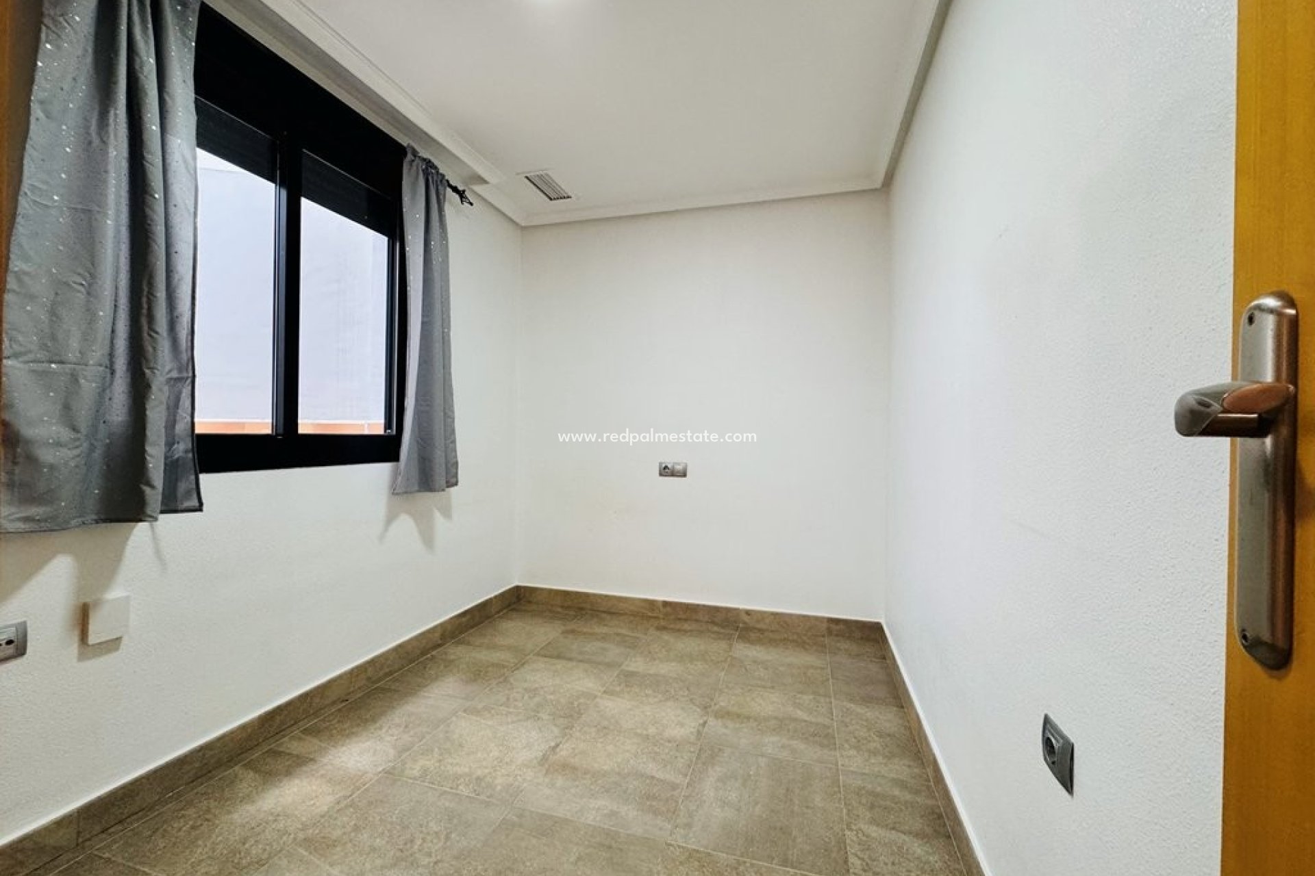 Resale - Apartments -
Torrevieja - La Mata