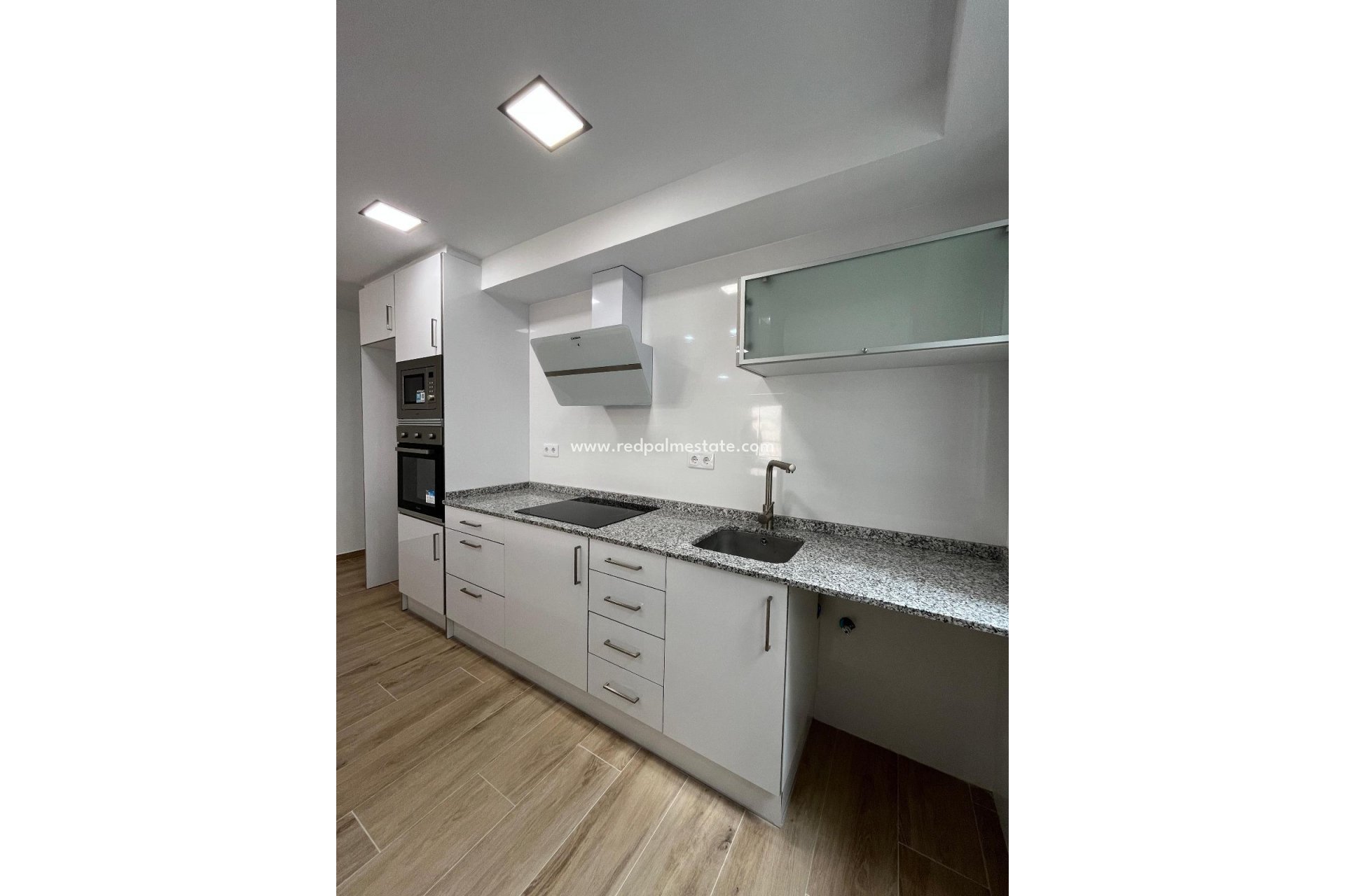 Resale - Apartments -
Torrevieja - La Mata