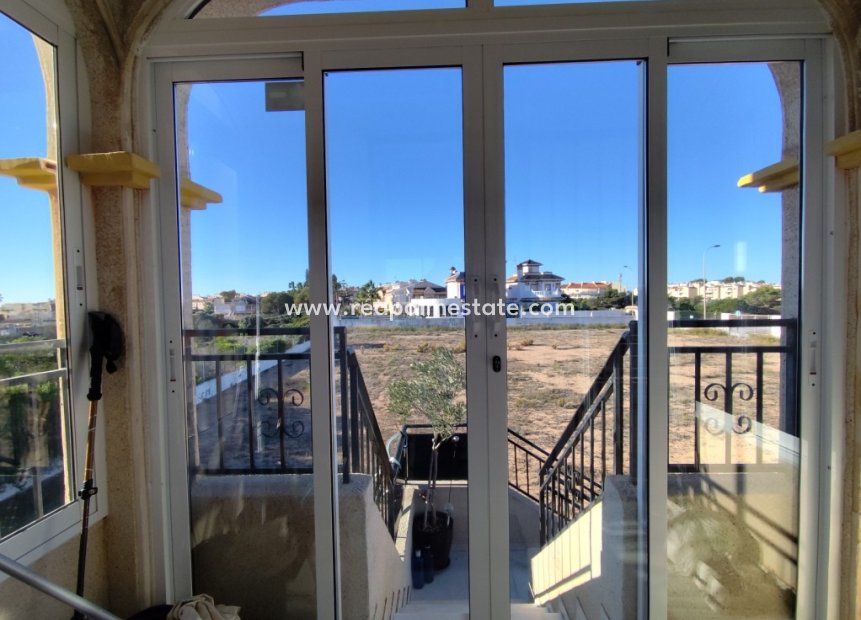 Resale - Apartments -
Torrevieja - La Mata