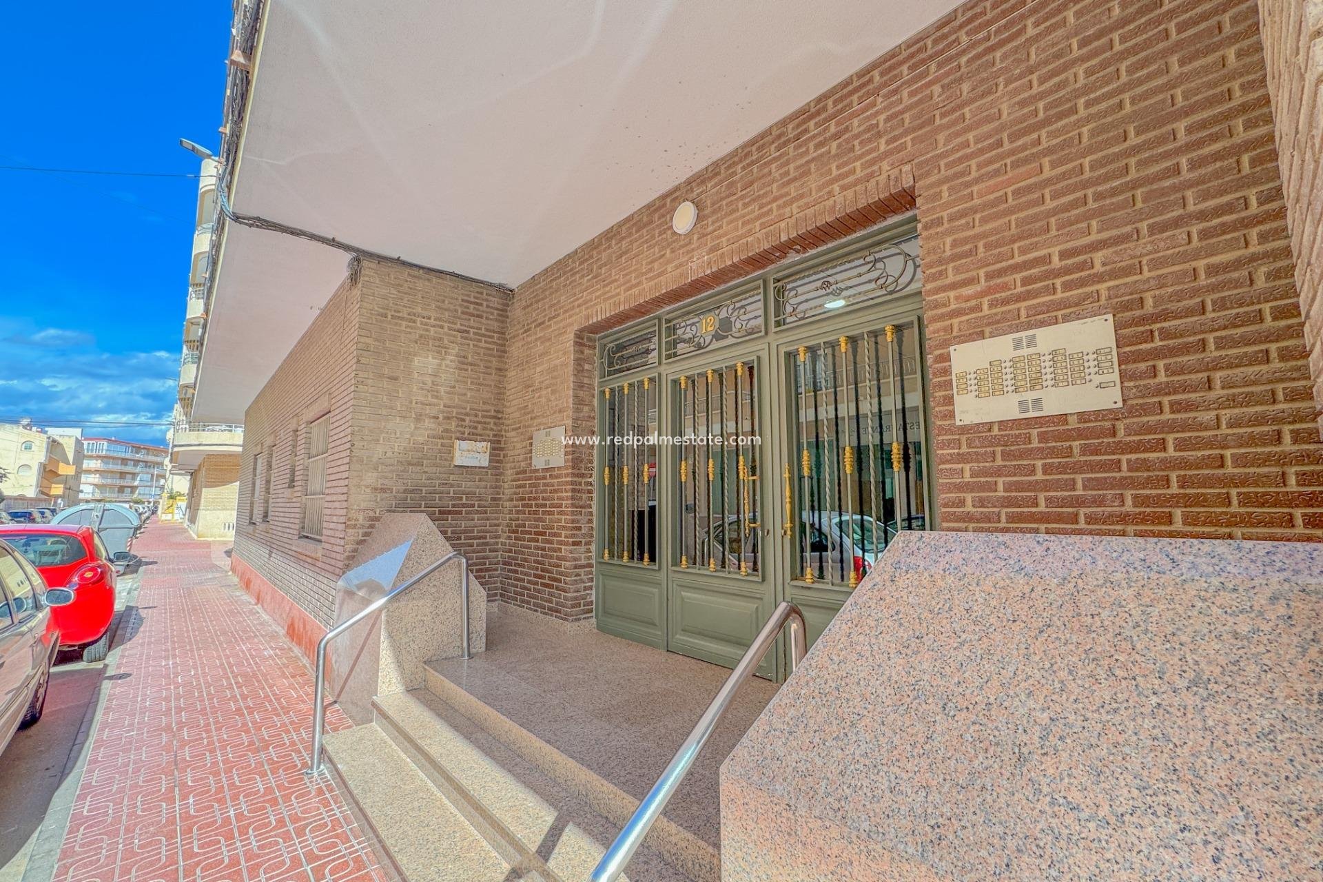 Resale - Apartments -
Torrevieja - La Mata