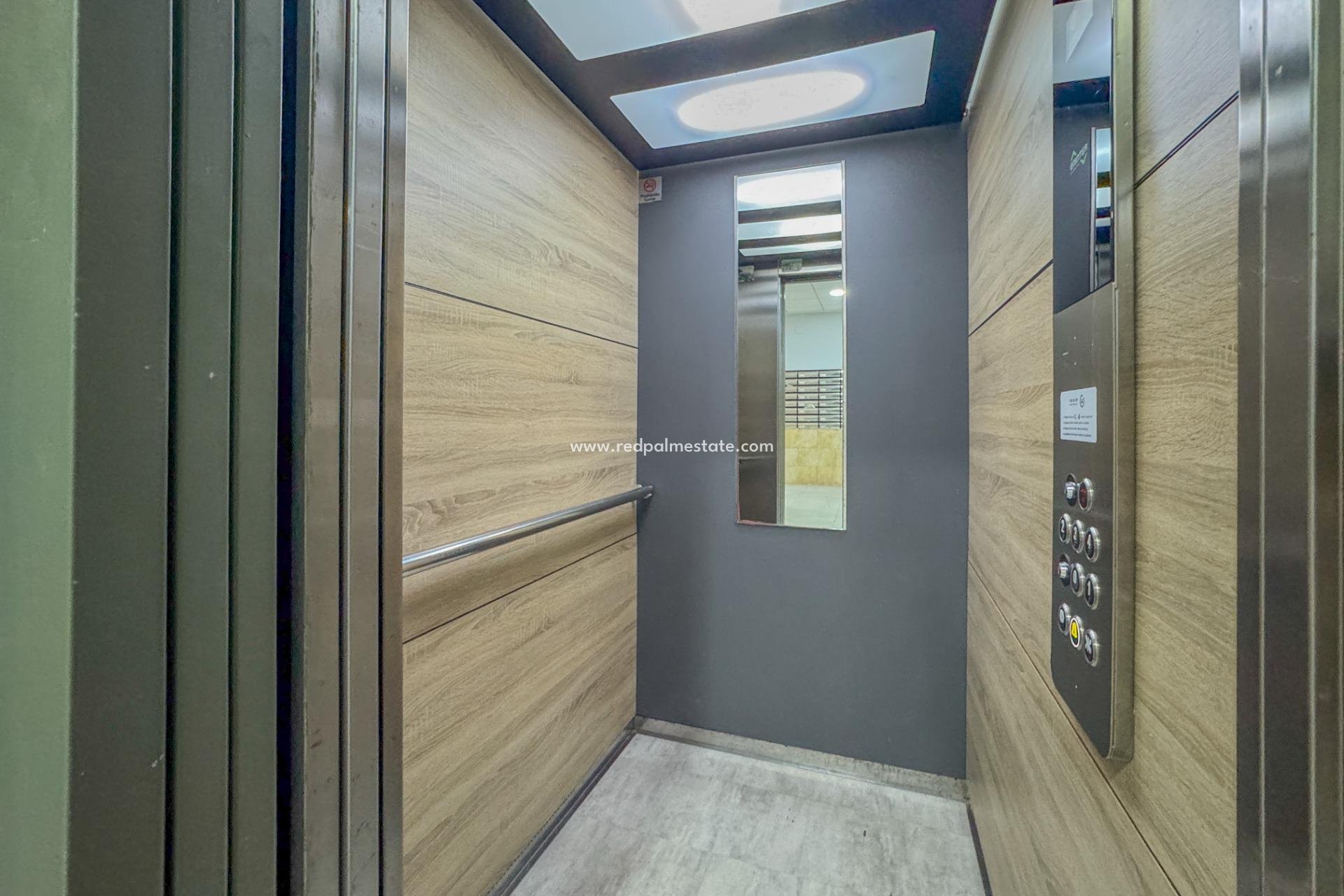 Resale - Apartments -
Torrevieja - La Mata