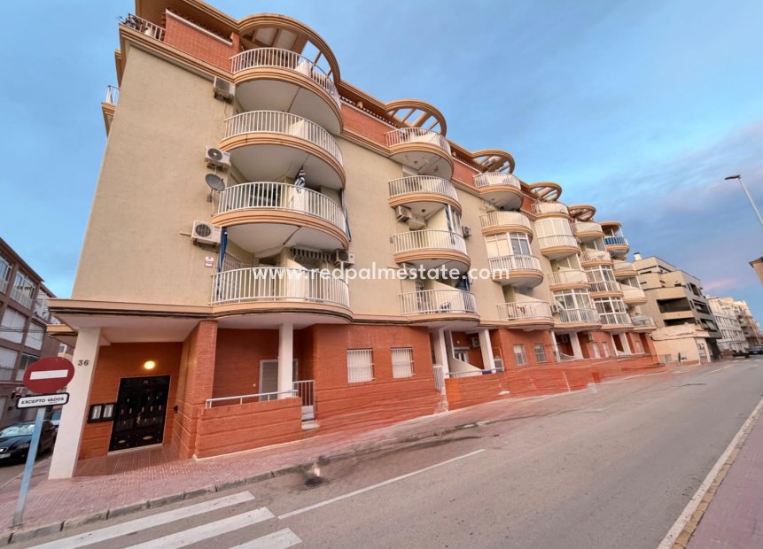 Resale - Apartments -
Torrevieja - La Mata