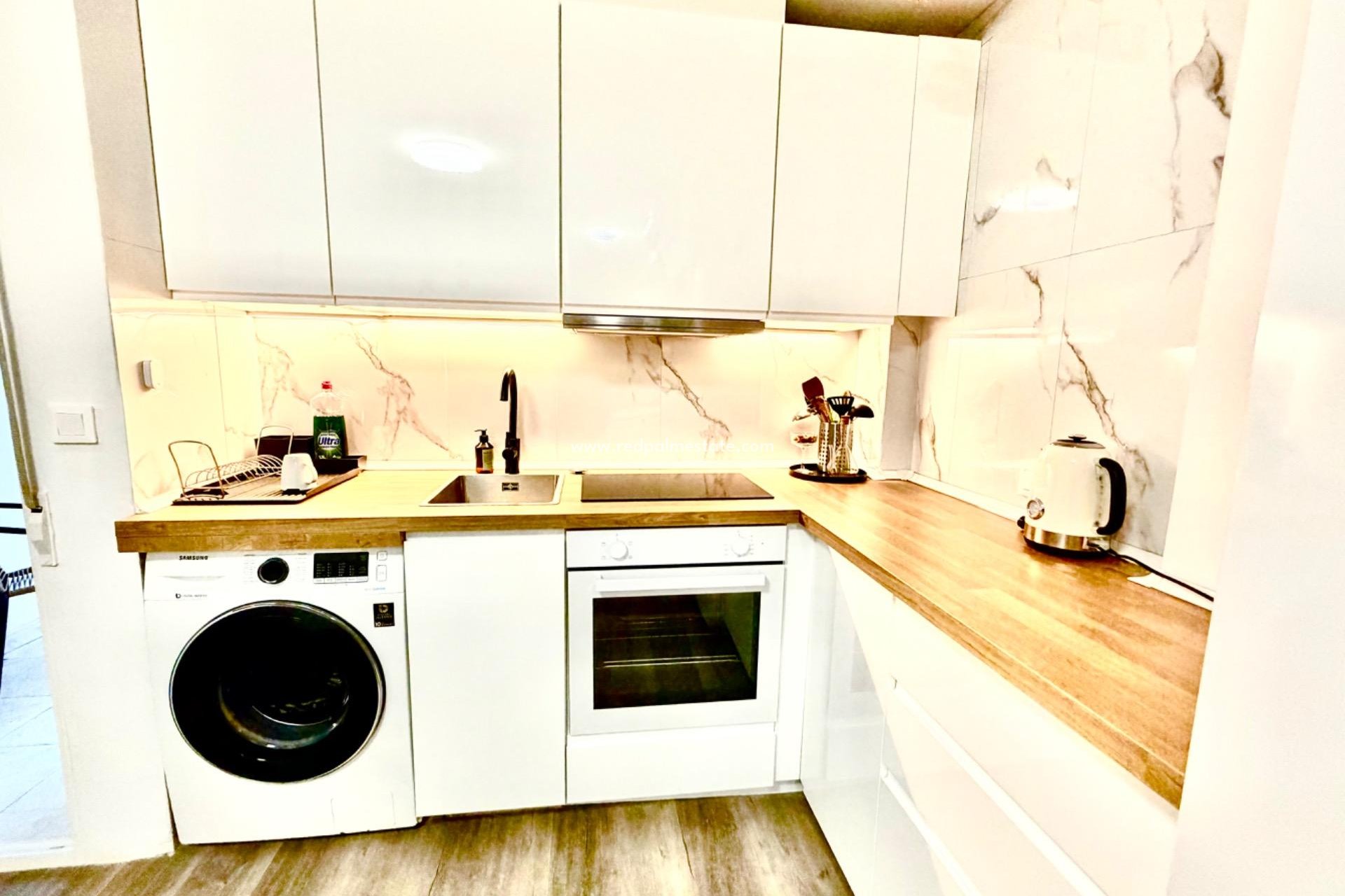 Resale - Apartments -
Torrevieja - La Mata