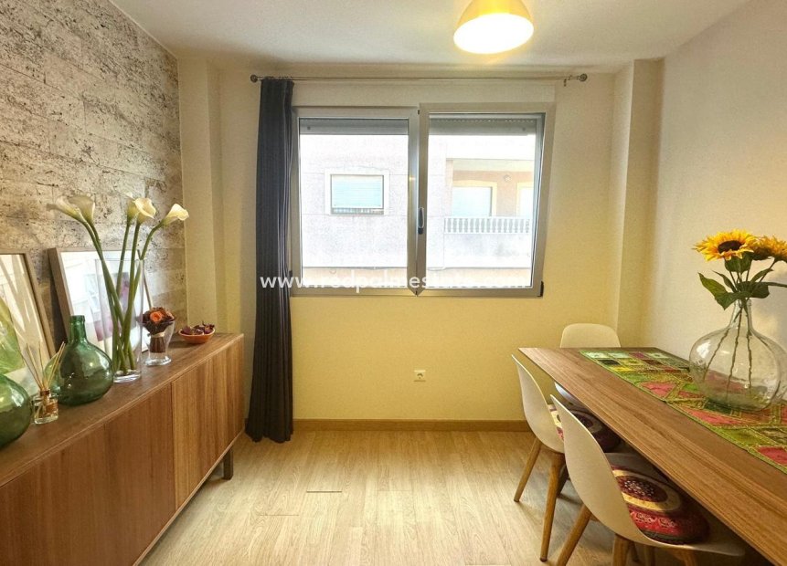 Resale - Apartments -
Torrevieja - La Mata