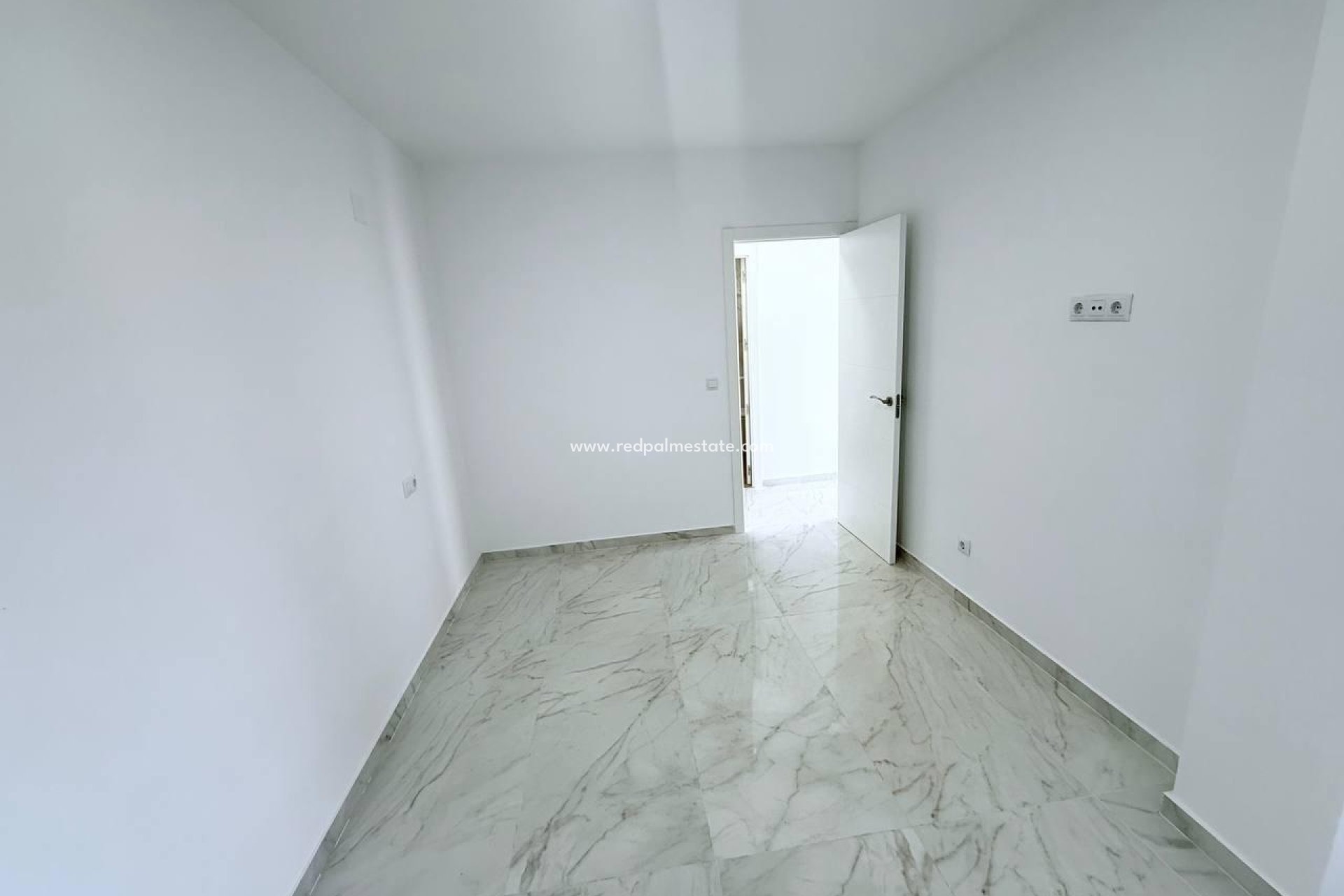 Resale - Apartments -
Torrevieja - La veleta