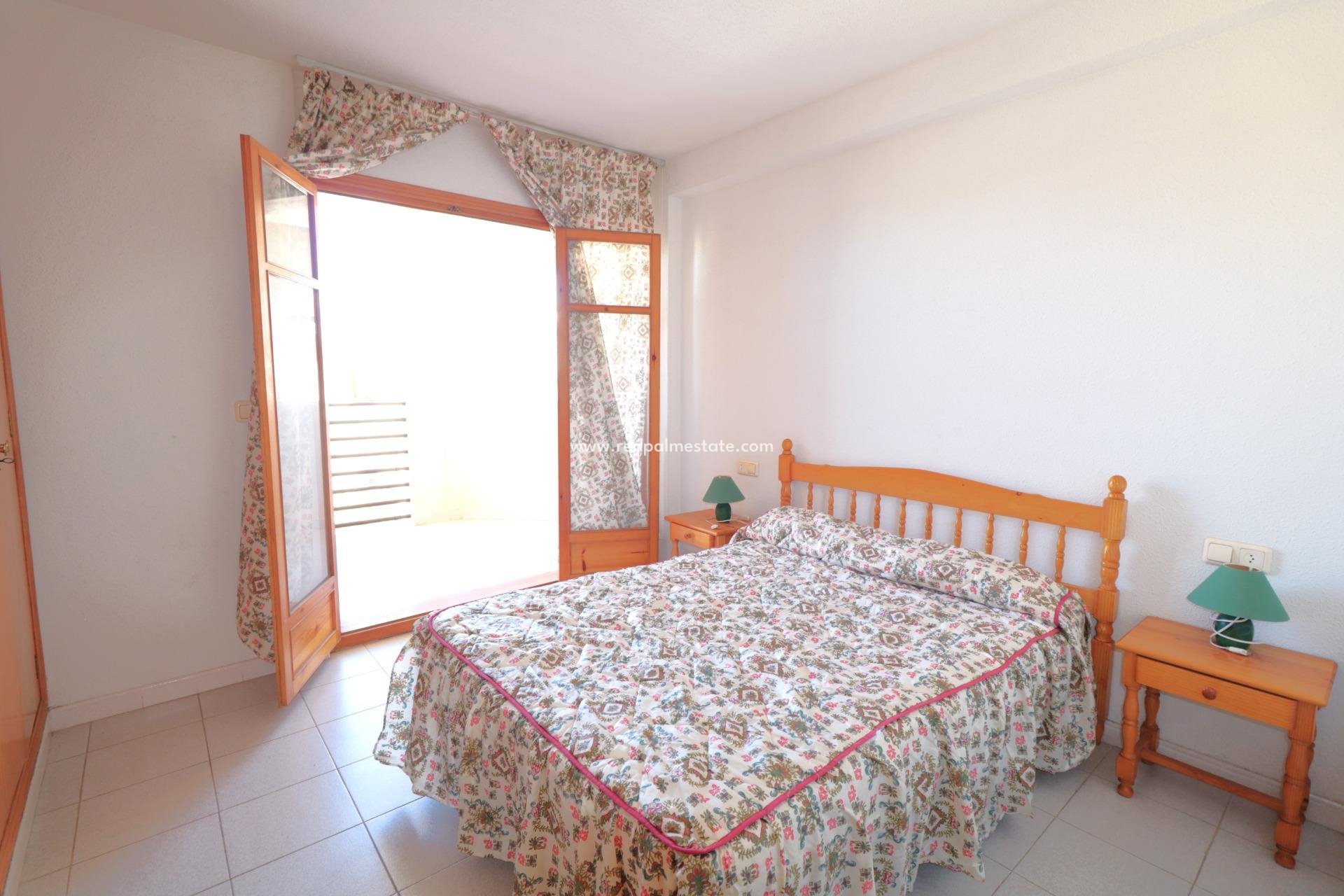 Resale - Apartments -
Torrevieja - La Veleta
