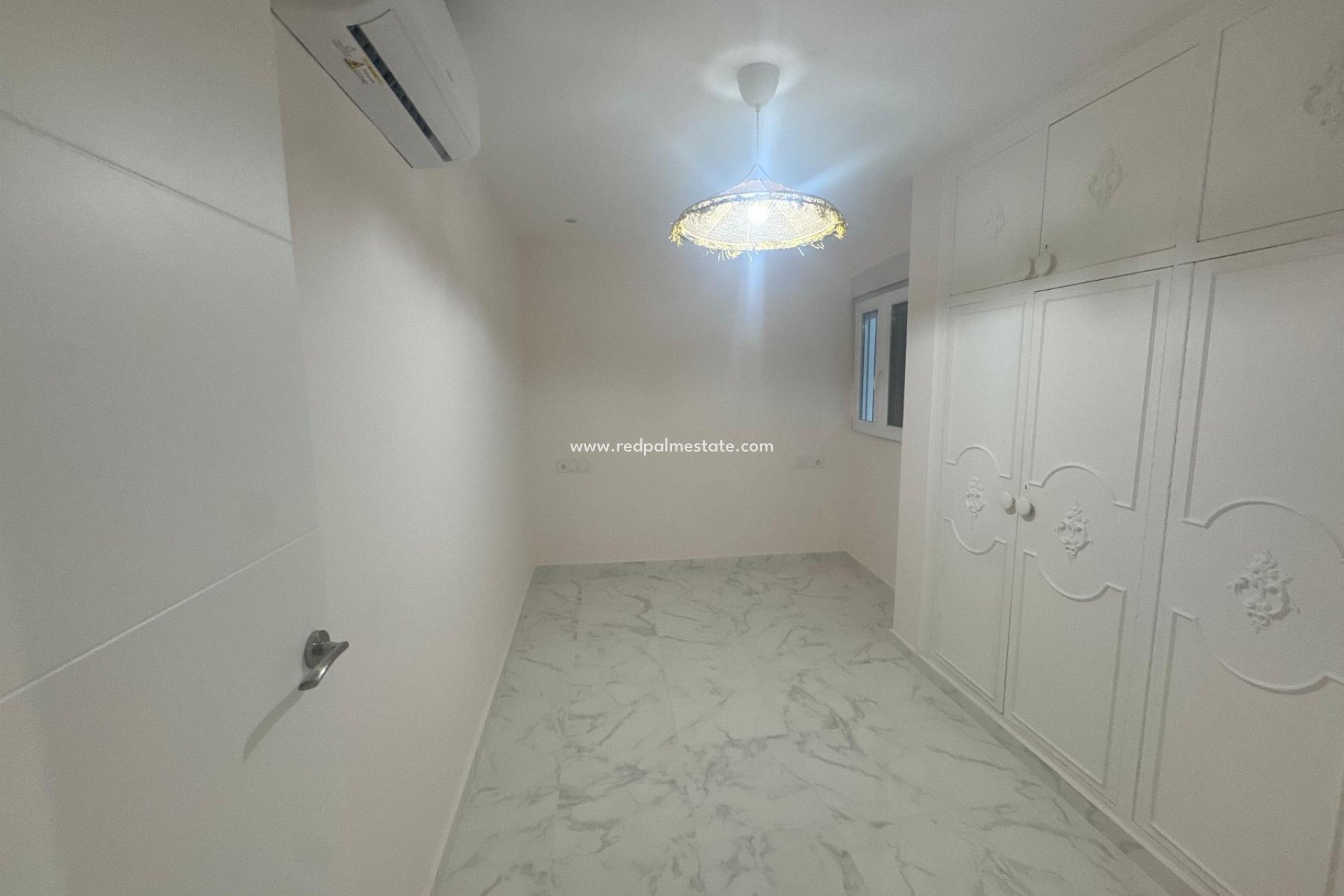 Resale - Apartments -
Torrevieja - Muelle Pesquero