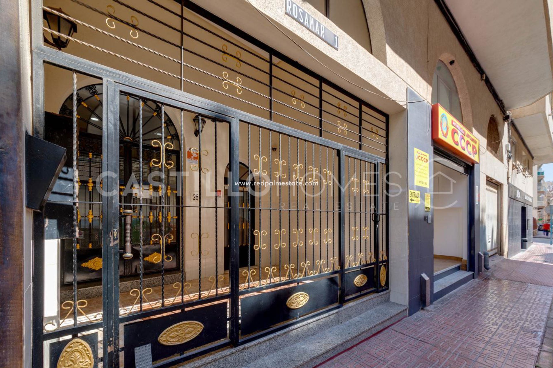 Resale - Apartments -
Torrevieja - Playa de los Locos