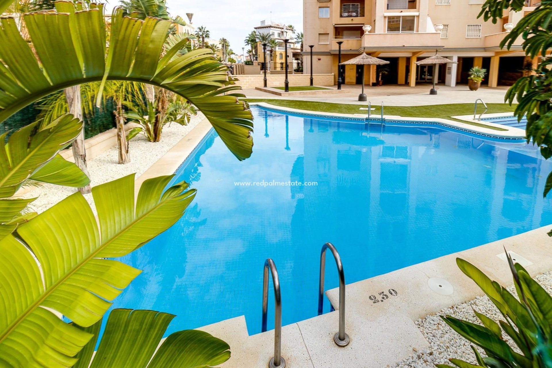 Resale - Apartments -
Torrevieja - Playa de los Locos