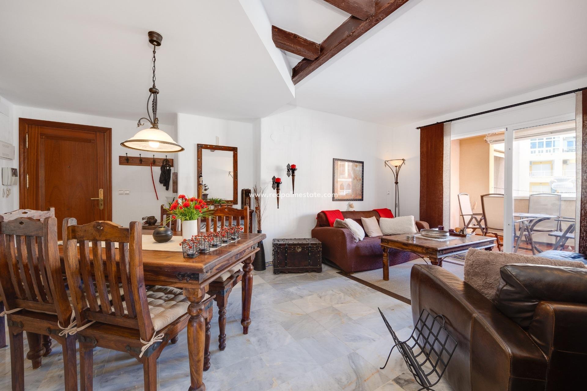 Resale - Apartments -
Torrevieja - Playa de los Locos