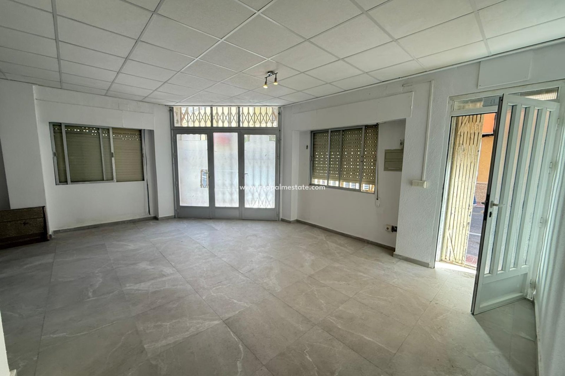 Resale - Apartments -
Torrevieja - Playa de los Locos