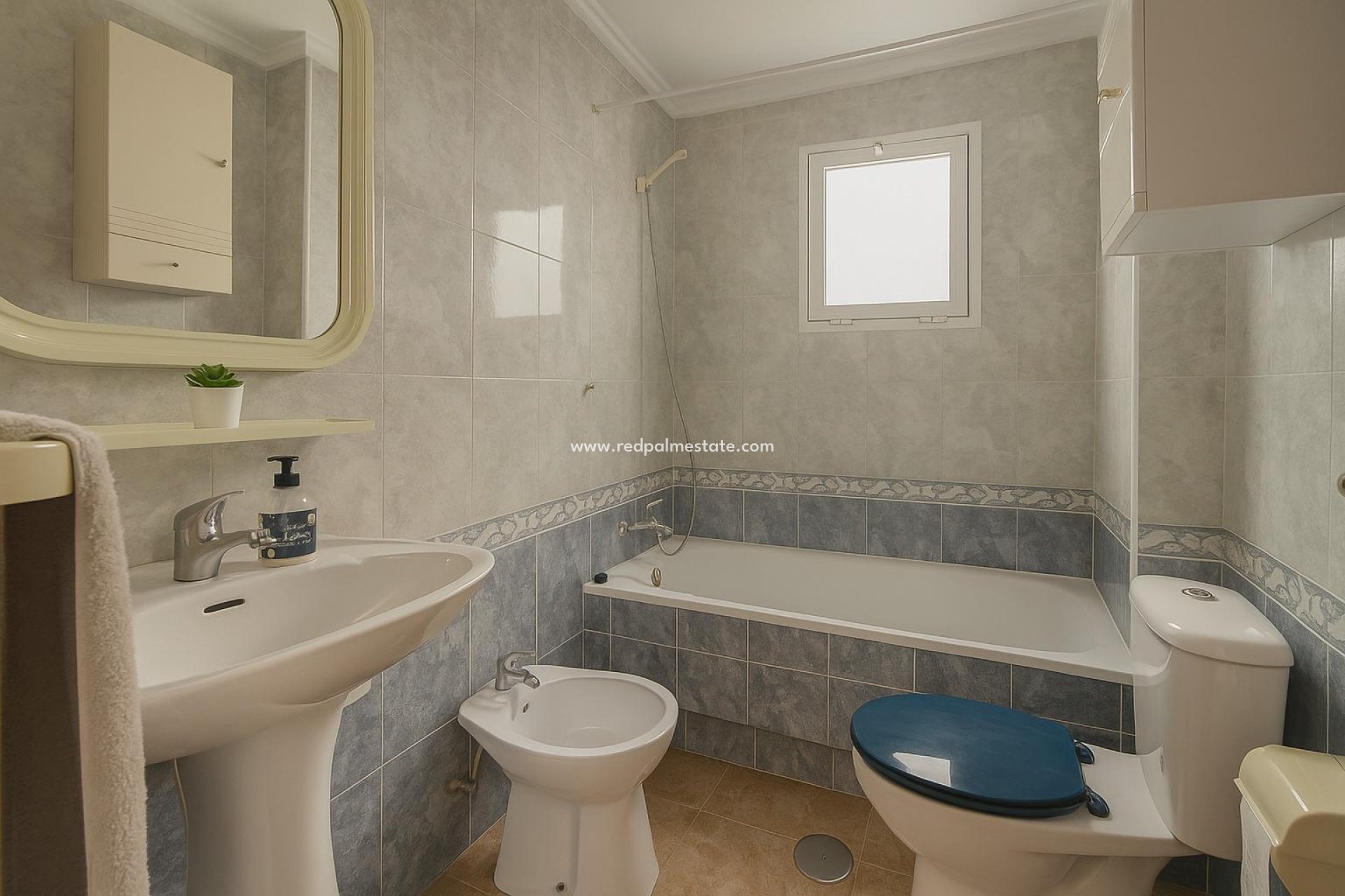 Resale - Apartments -
Torrevieja - Playa de los Locos