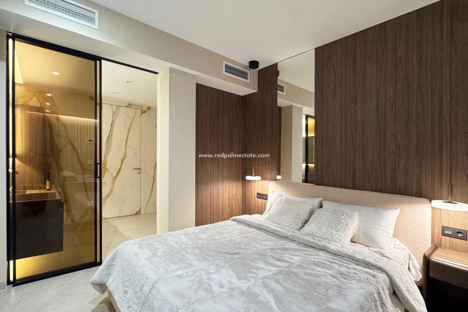 Resale - Apartments -
Torrevieja - Playa de los Locos