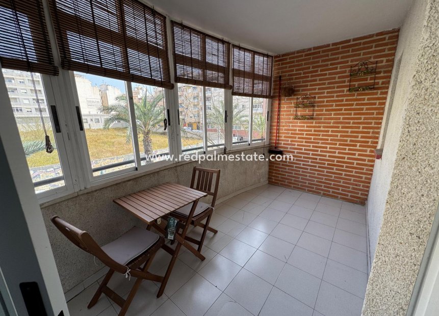 Resale - Apartments -
Torrevieja - Playa de los Locos
