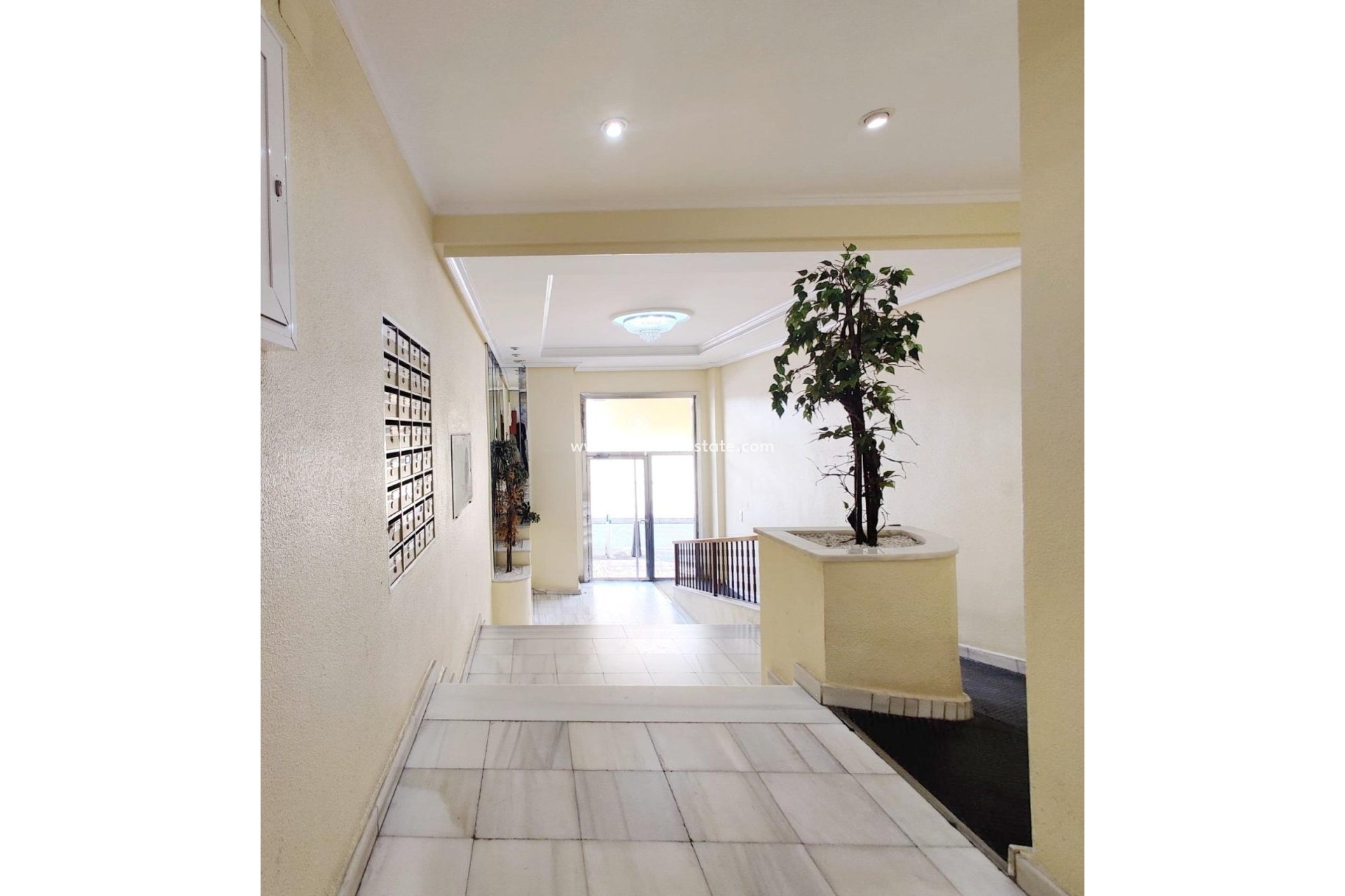 Resale - Apartments -
Torrevieja - Playa de los Locos