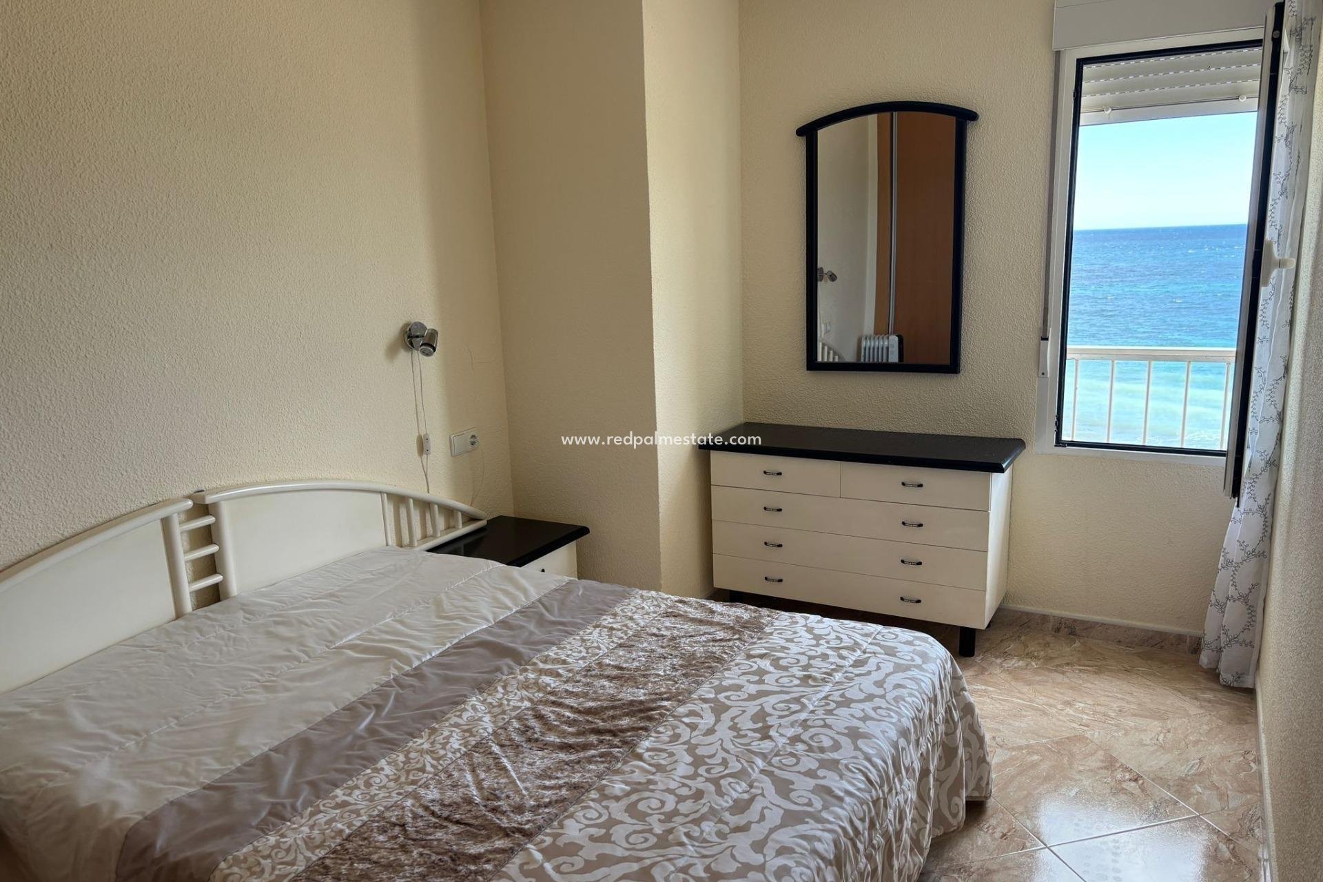 Resale - Apartments -
Torrevieja - Playa de los Naufragos