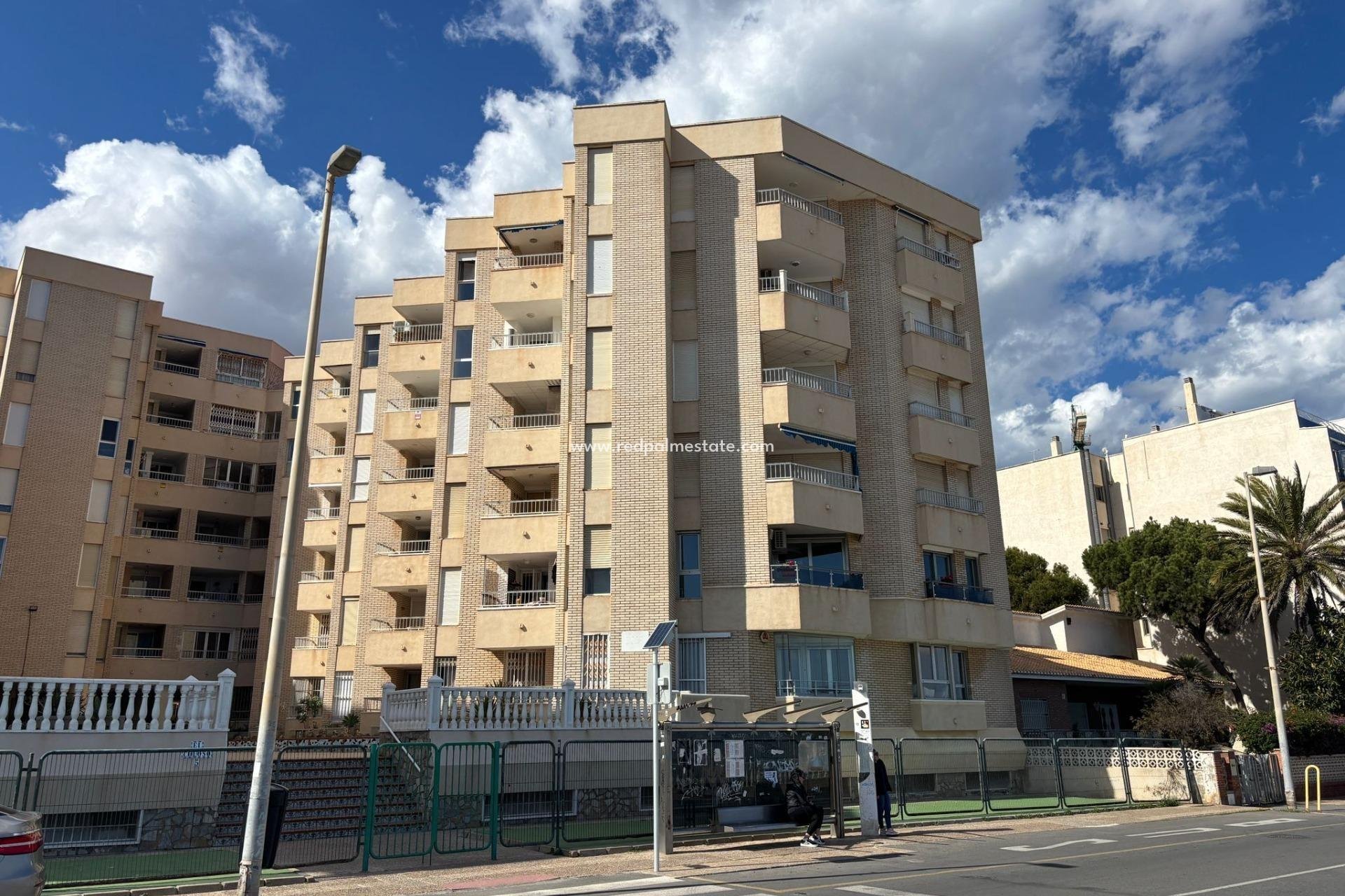 Resale - Apartments -
Torrevieja - Playa de los Naufragos