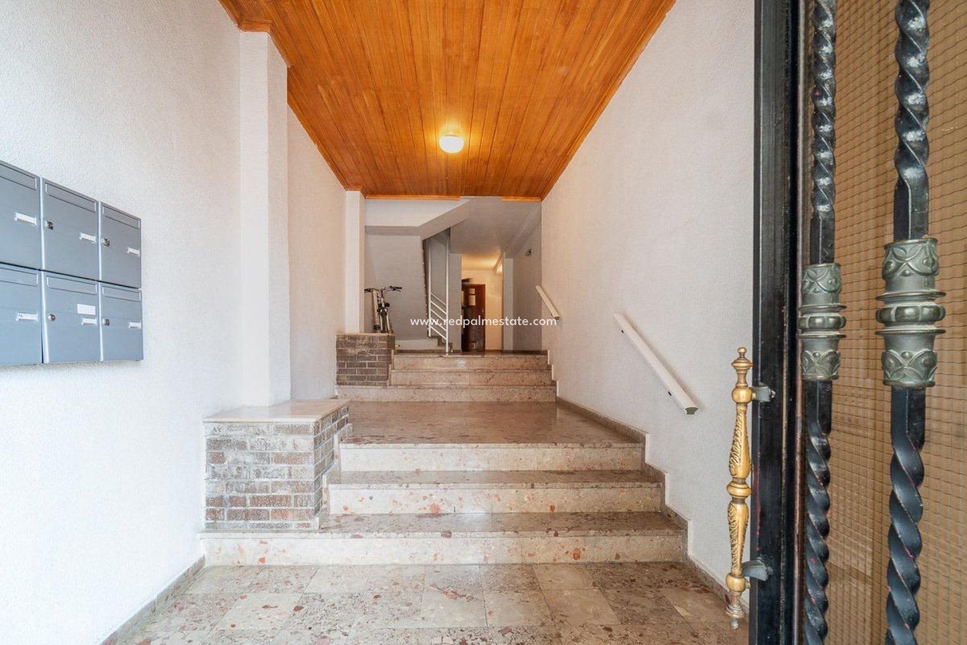 Resale - Apartments -
Torrevieja - Playa de los Naufragos