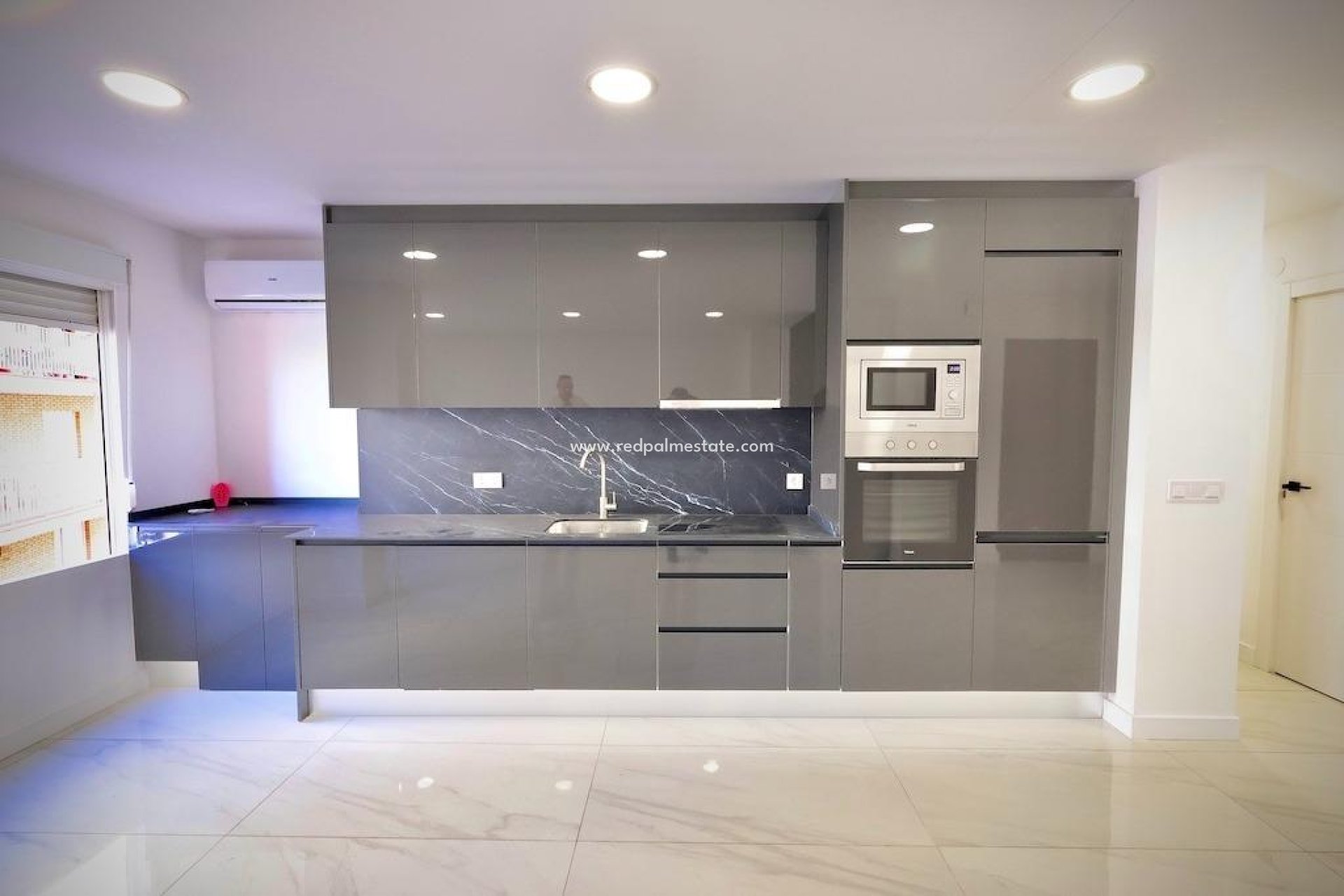 Resale - Apartments -
Torrevieja - Playa del cura