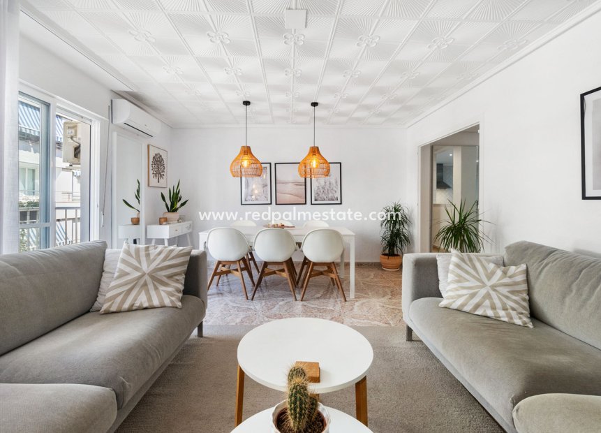 Resale - Apartments -
Torrevieja - Playa del Cura