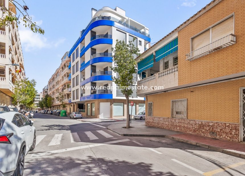 Resale - Apartments -
Torrevieja - Playa del Cura