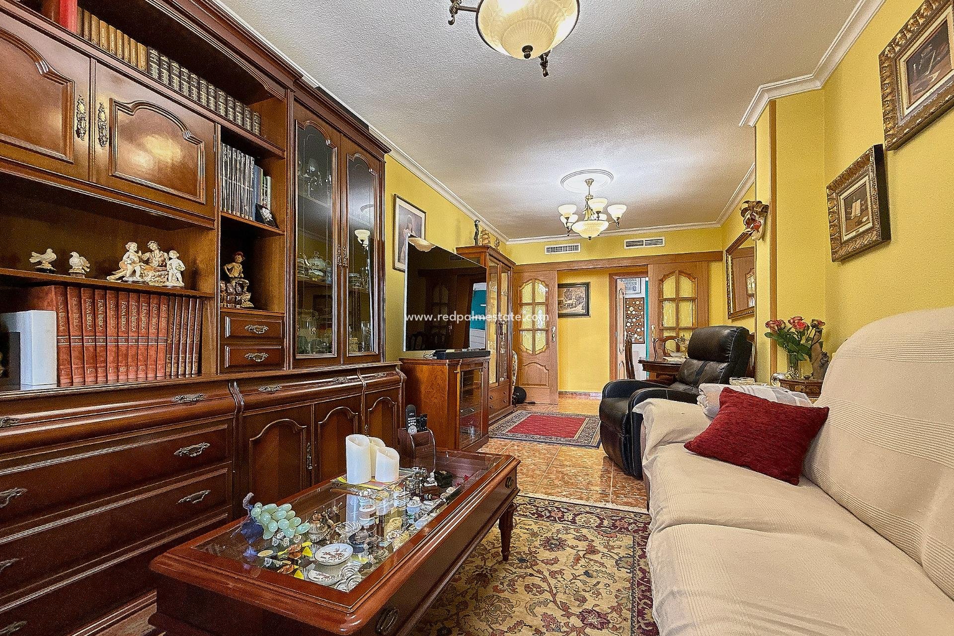 Resale - Apartments -
Torrevieja - Playa del Cura