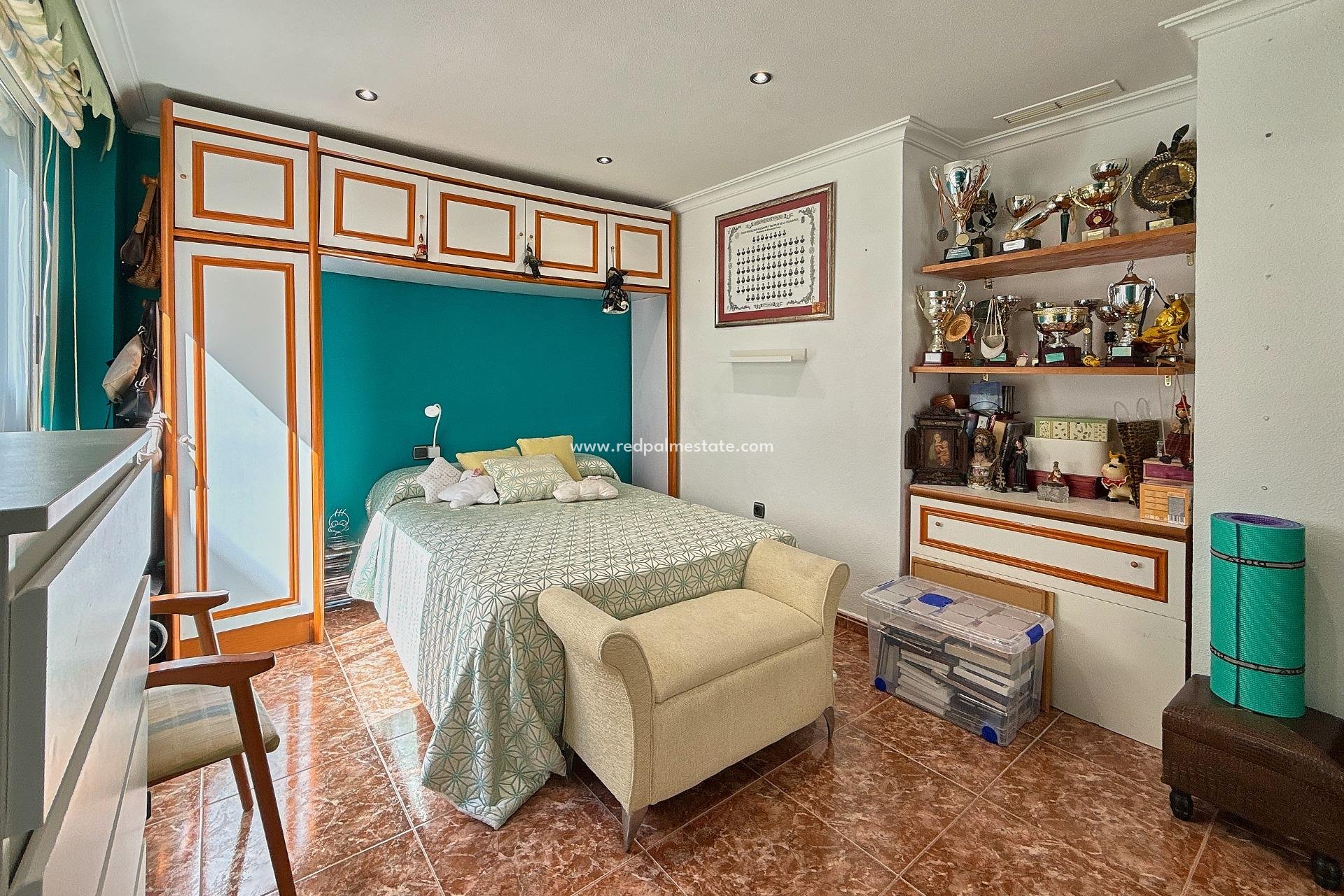 Resale - Apartments -
Torrevieja - Playa del Cura