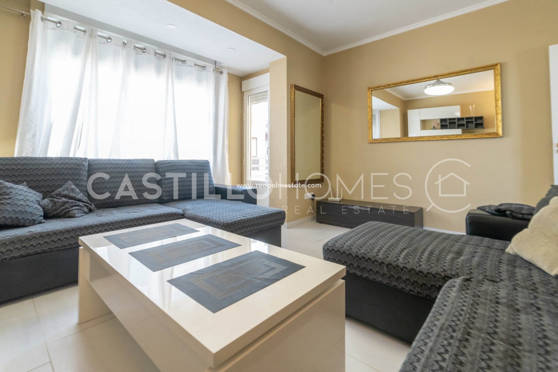 Resale - Apartments -
Torrevieja - Playa del Cura